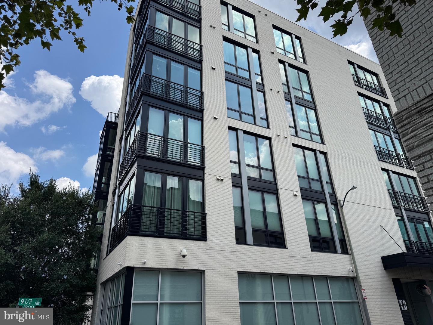 1999 9 1/2 ST NW #303, WASHINGTON, District Of Columbia 20001, 2 Bedrooms Bedrooms, ,1 BathroomBathrooms,Residential,For sale,1999 9 1/2 ST NW #303,DCDC2215708 MLS # DCDC2215708