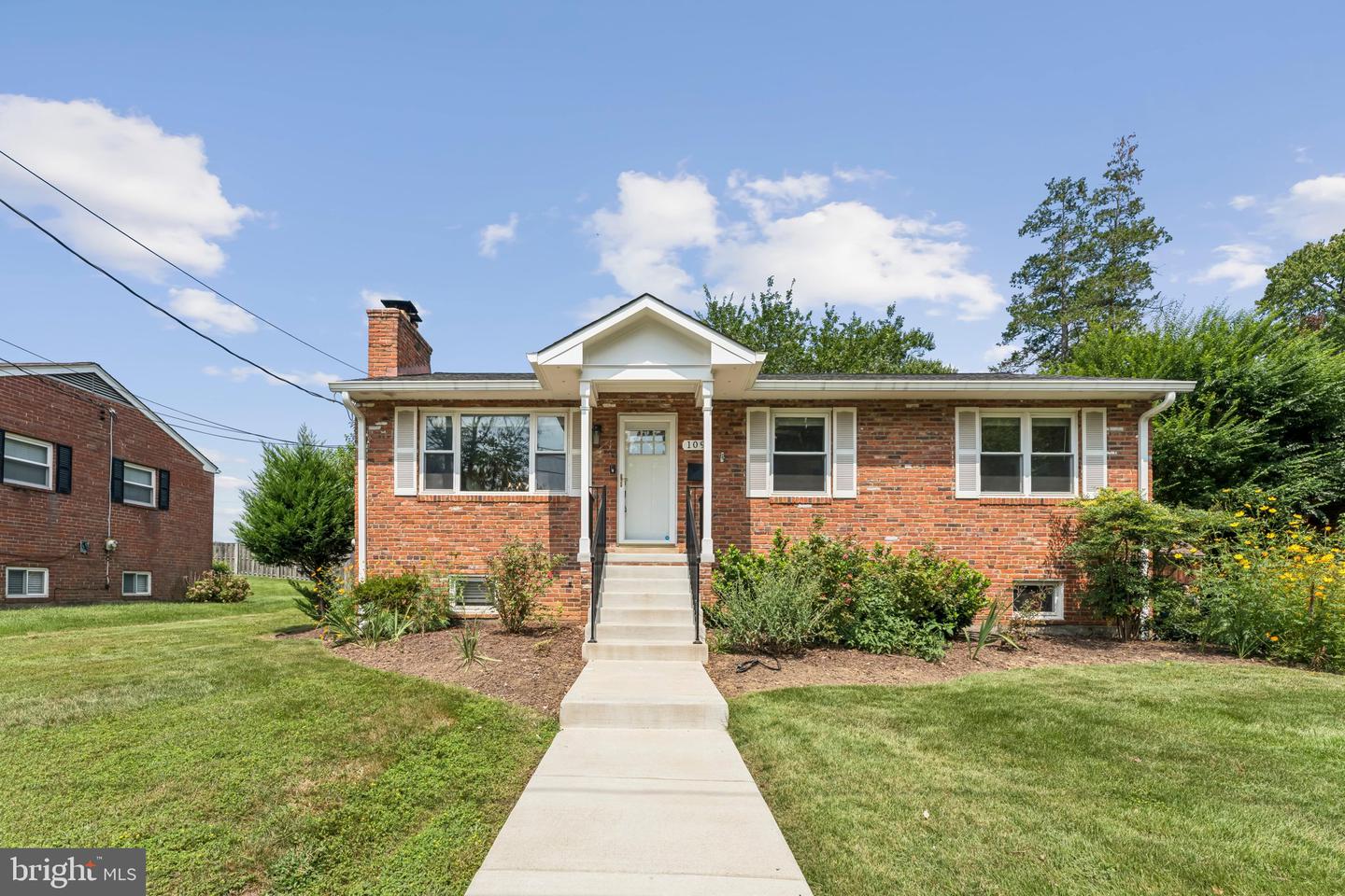 109 FALLS AVE, FALLS CHURCH, Virginia 22046, 3 Bedrooms Bedrooms, ,2 BathroomsBathrooms,Residential,For sale,109 FALLS AVE,VAFA2003224 MLS # VAFA2003224
