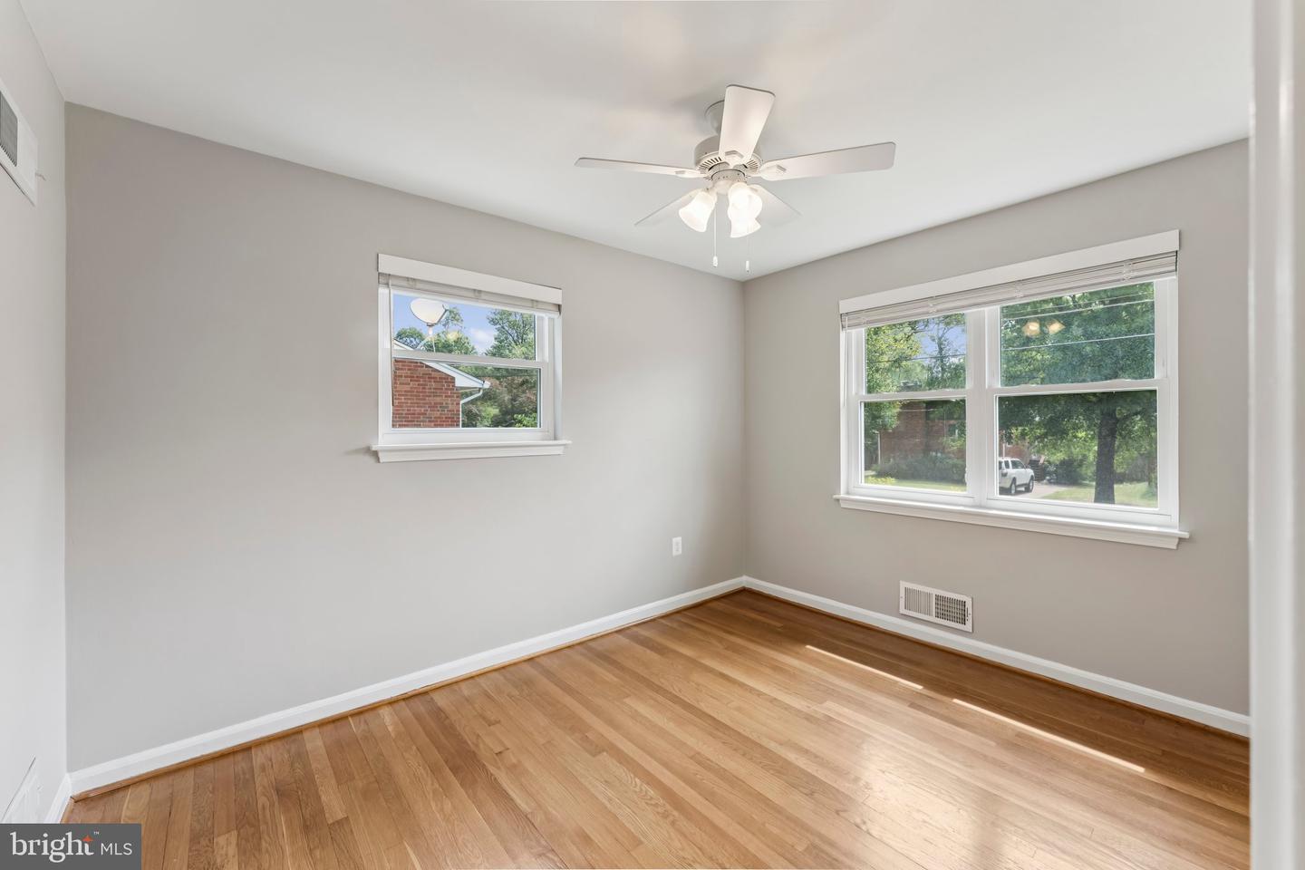 109 FALLS AVE, FALLS CHURCH, Virginia 22046, 3 Bedrooms Bedrooms, ,2 BathroomsBathrooms,Residential,For sale,109 FALLS AVE,VAFA2003224 MLS # VAFA2003224