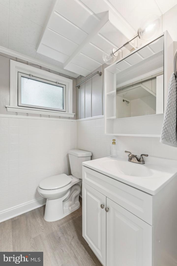 109 FALLS AVE, FALLS CHURCH, Virginia 22046, 3 Bedrooms Bedrooms, ,2 BathroomsBathrooms,Residential,For sale,109 FALLS AVE,VAFA2003224 MLS # VAFA2003224