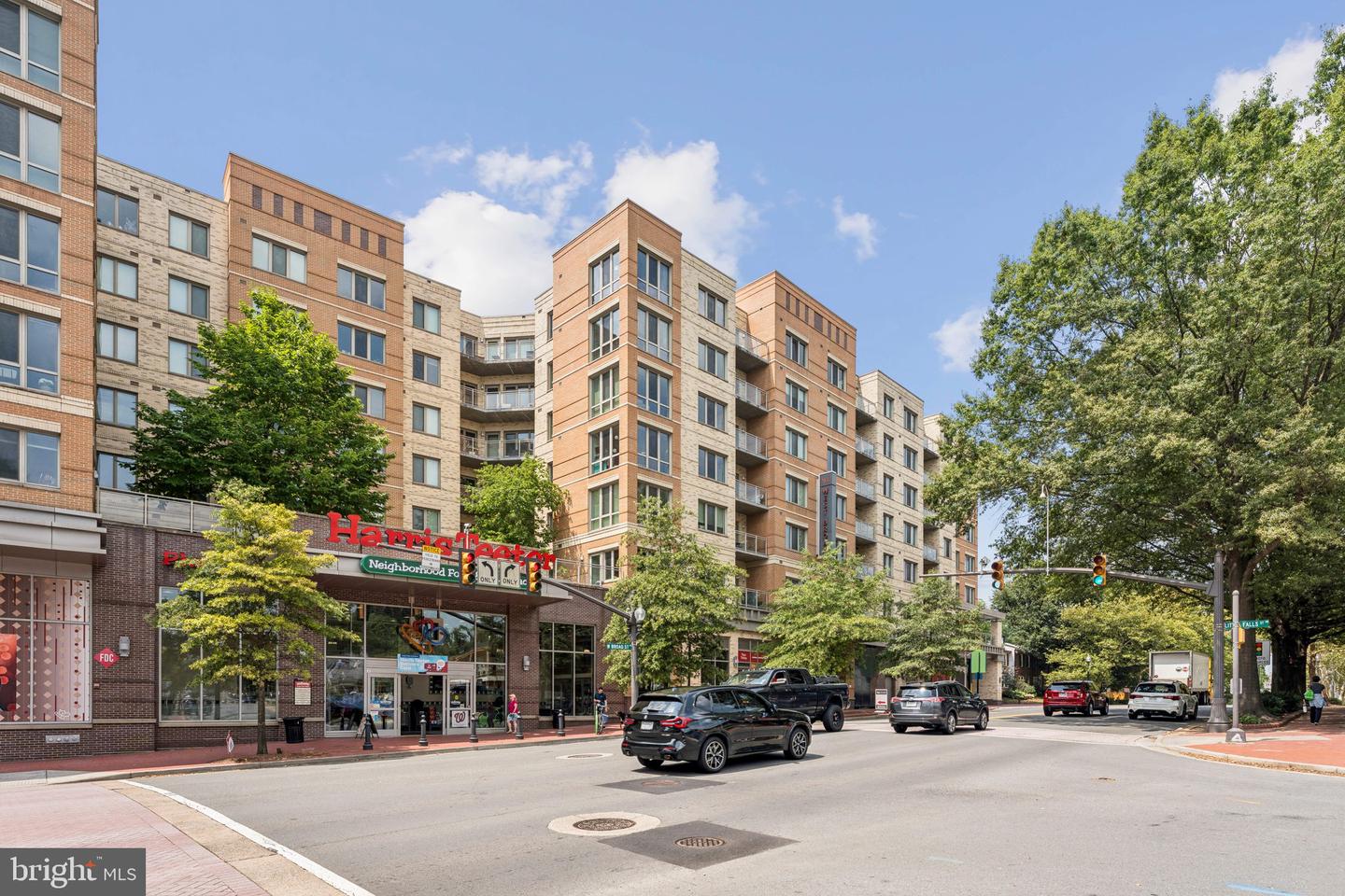 109 FALLS AVE, FALLS CHURCH, Virginia 22046, 3 Bedrooms Bedrooms, ,2 BathroomsBathrooms,Residential,For sale,109 FALLS AVE,VAFA2003224 MLS # VAFA2003224
