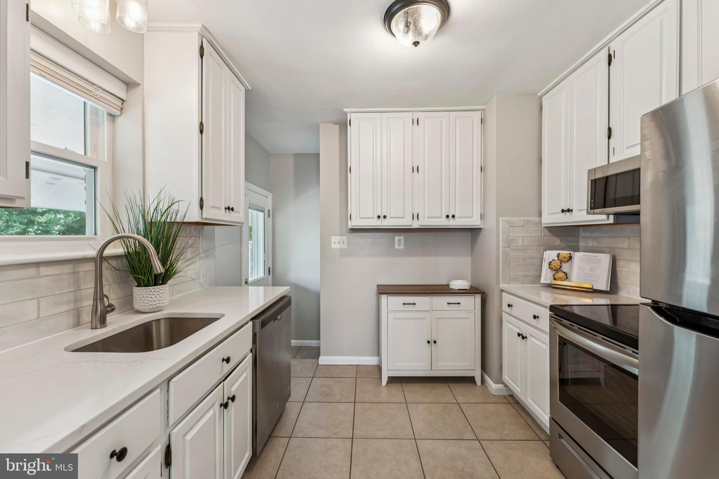 109 FALLS AVE, FALLS CHURCH, Virginia 22046, 3 Bedrooms Bedrooms, ,2 BathroomsBathrooms,Residential,For sale,109 FALLS AVE,VAFA2003224 MLS # VAFA2003224