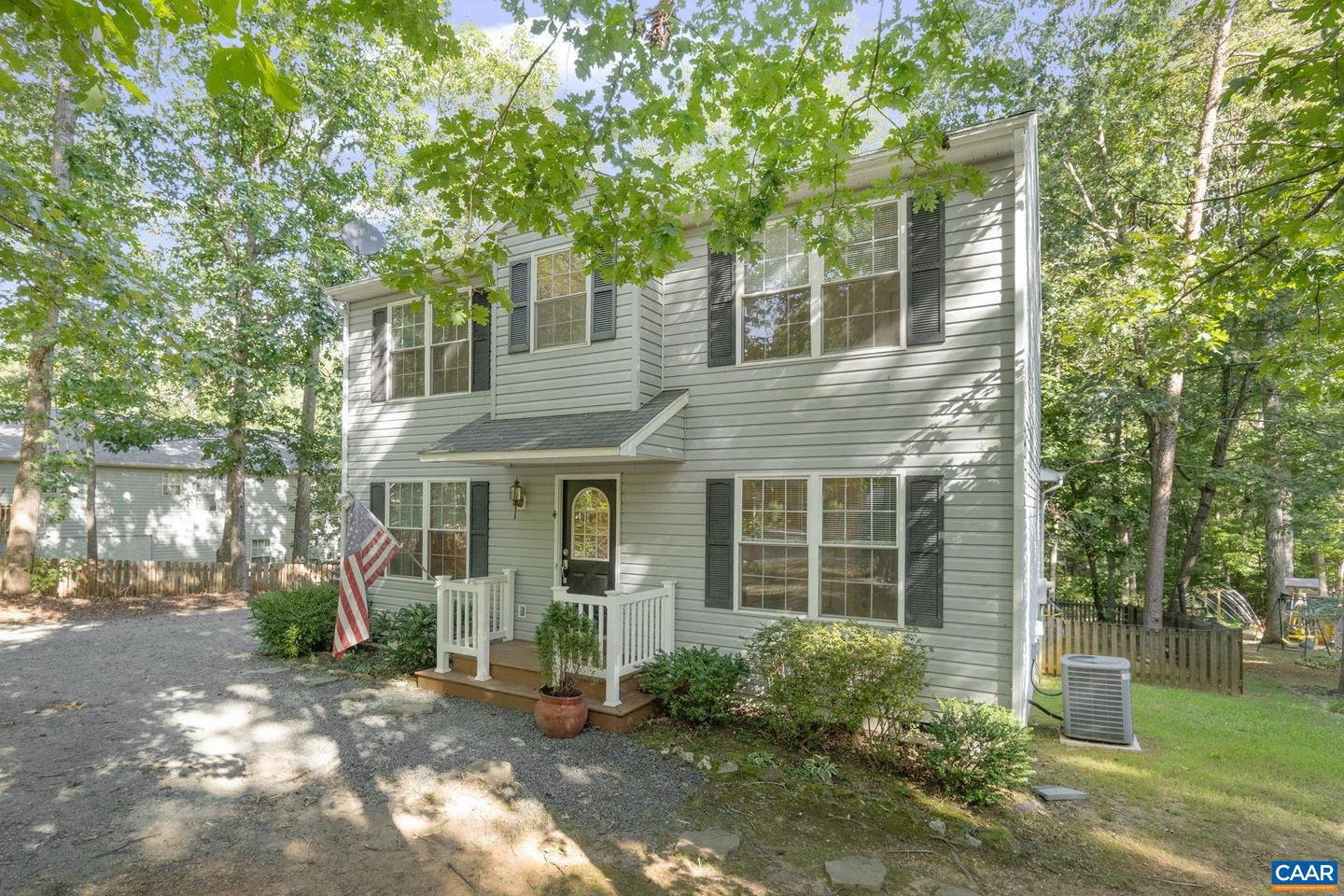 4 CLARK CT, PALMYRA, Virginia 22963, 3 Bedrooms Bedrooms, ,2 BathroomsBathrooms,Residential,For sale,4 CLARK CT,667989 MLS # 667989