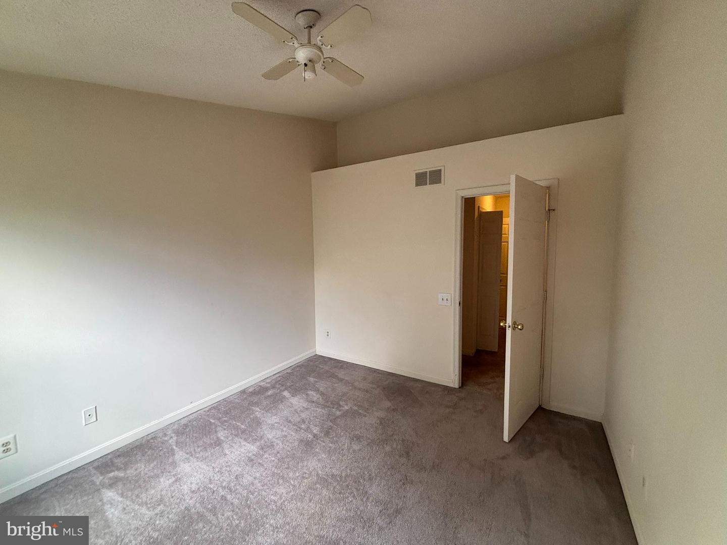 8128 BAYONET WAY #203, MANASSAS, Virginia 20109, 2 Bedrooms Bedrooms, ,2 BathroomsBathrooms,Residential,For sale,8128 BAYONET WAY #203,VAPW2101774 MLS # VAPW2101774