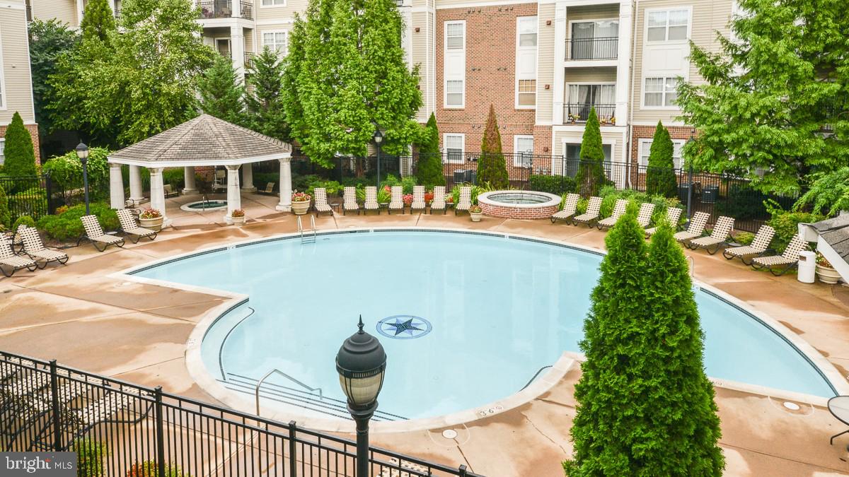 12953 CENTRE PARK CIR #222, HERNDON, Virginia 20171, 2 Bedrooms Bedrooms, ,1 BathroomBathrooms,Residential,For sale,12953 CENTRE PARK CIR #222,VAFX2262088 MLS # VAFX2262088