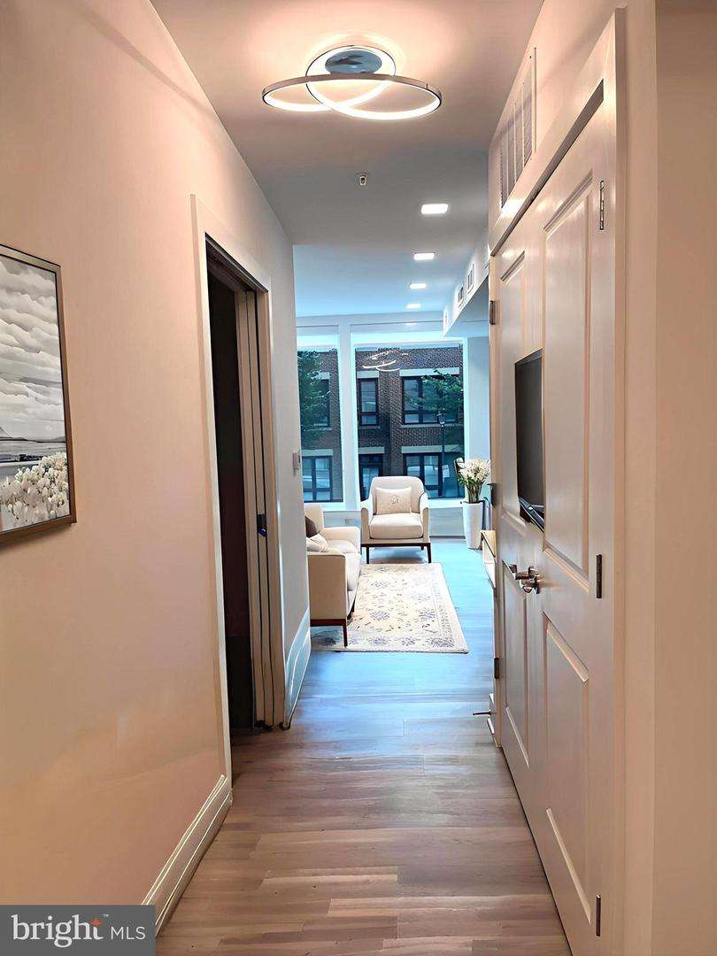 701 N HENRY ST #204, ALEXANDRIA, Virginia 22314, 1 Bedroom Bedrooms, ,1 BathroomBathrooms,Residential,For sale,701 N HENRY ST #204,VAAX2048742 MLS # VAAX2048742