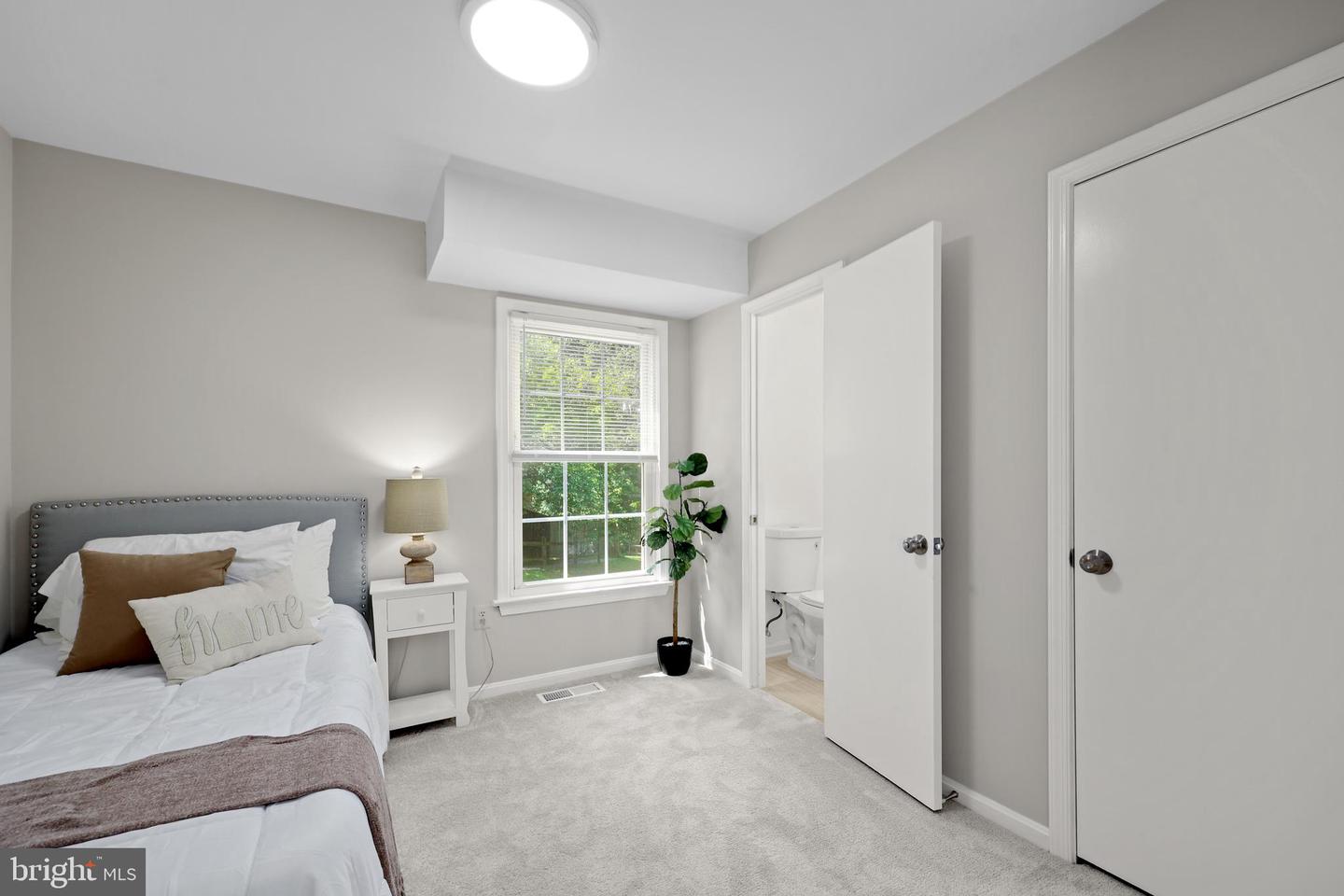 8070 SLEEPY VIEW LN, SPRINGFIELD, Virginia 22153, 4 Bedrooms Bedrooms, ,2 BathroomsBathrooms,Residential,For sale,8070 SLEEPY VIEW LN,VAFX2250020 MLS # VAFX2250020
