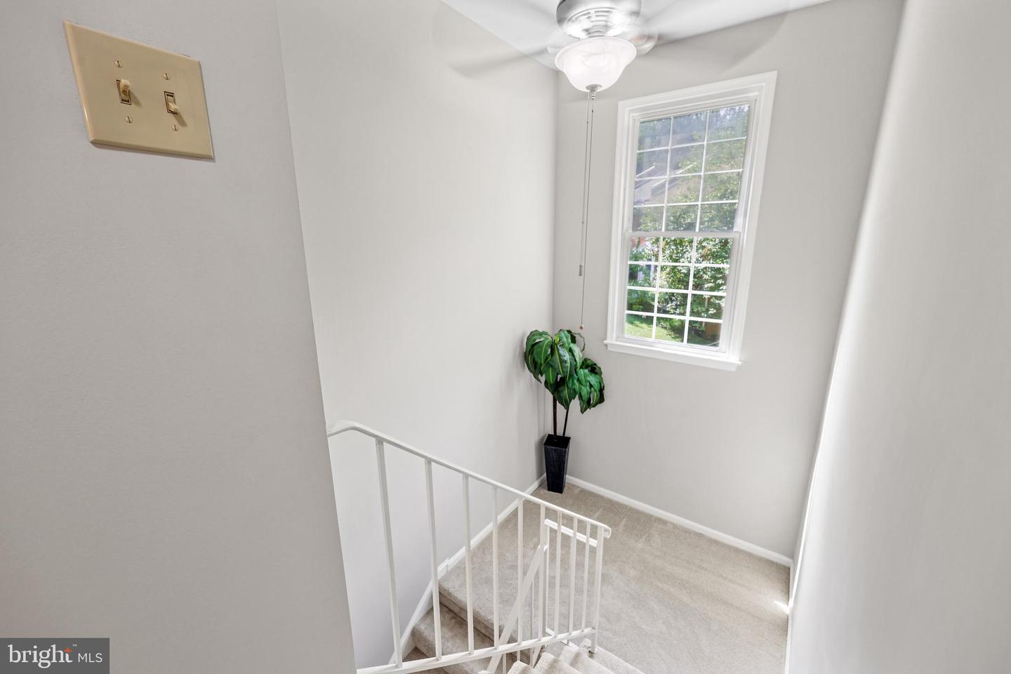 8070 SLEEPY VIEW LN, SPRINGFIELD, Virginia 22153, 4 Bedrooms Bedrooms, ,2 BathroomsBathrooms,Residential,For sale,8070 SLEEPY VIEW LN,VAFX2250020 MLS # VAFX2250020