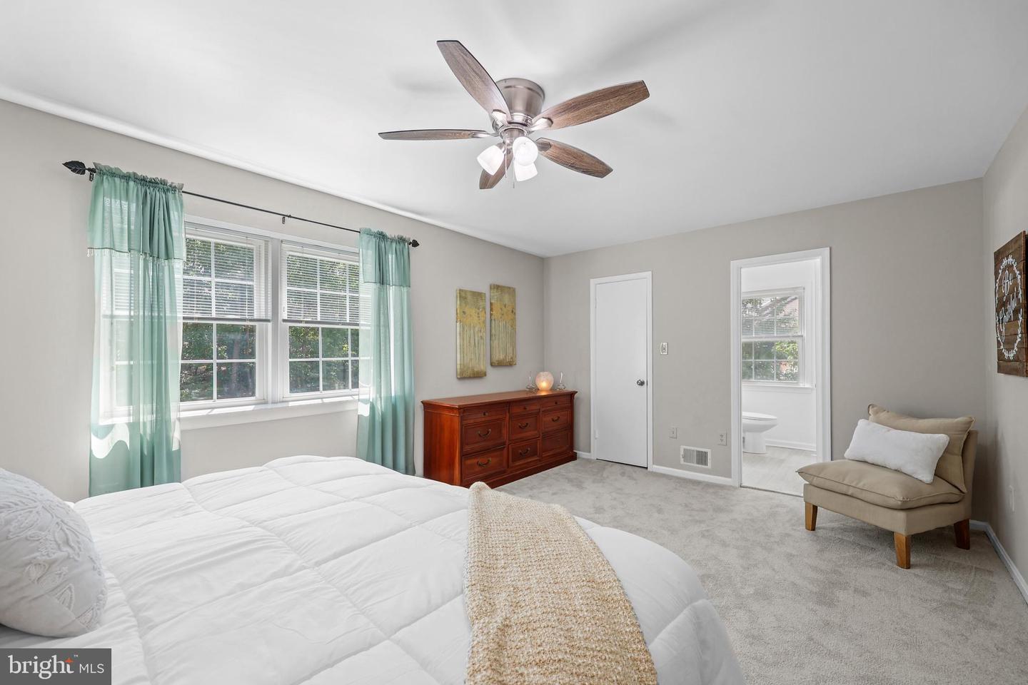 8070 SLEEPY VIEW LN, SPRINGFIELD, Virginia 22153, 4 Bedrooms Bedrooms, ,2 BathroomsBathrooms,Residential,For sale,8070 SLEEPY VIEW LN,VAFX2250020 MLS # VAFX2250020