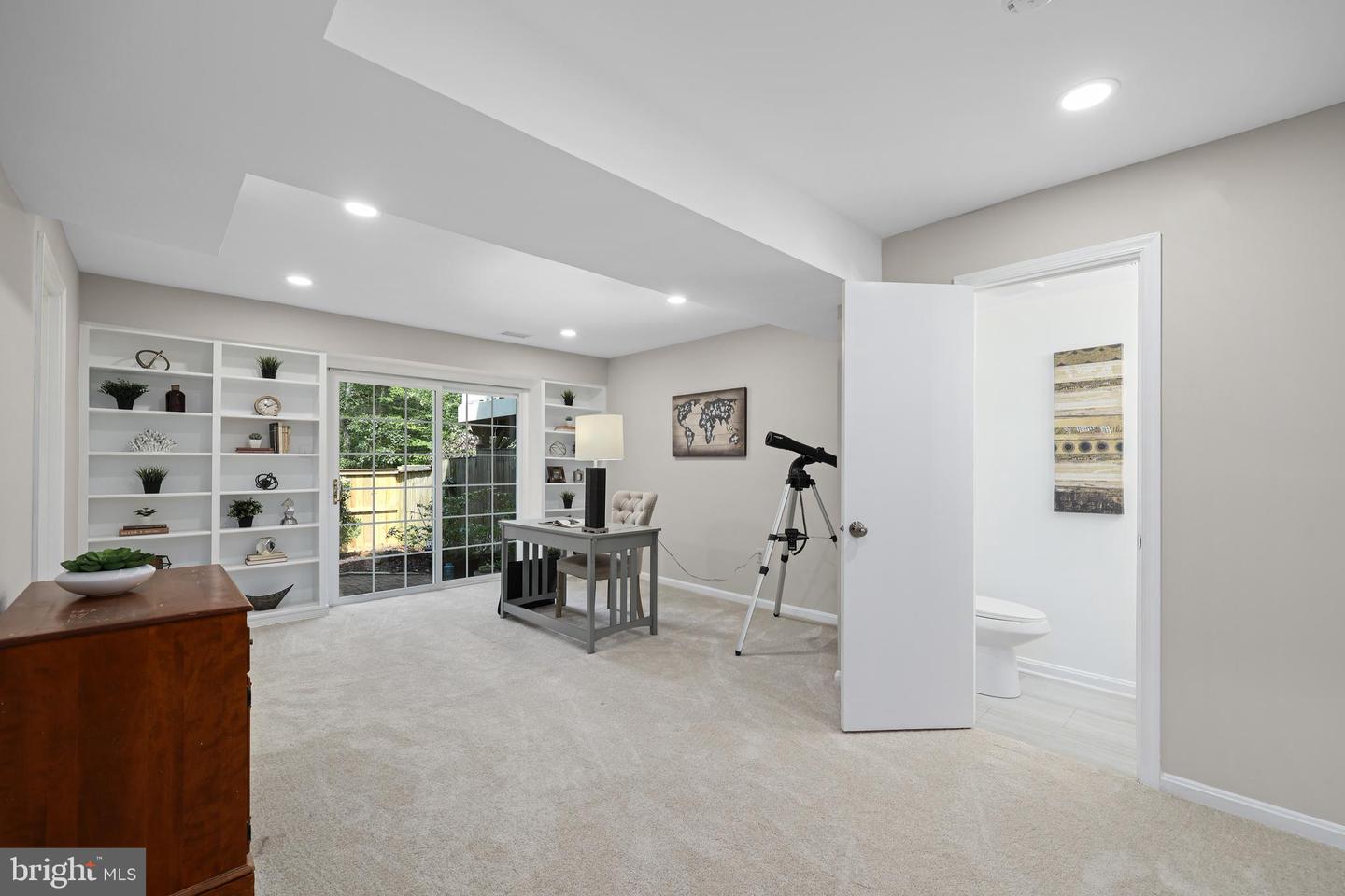 8070 SLEEPY VIEW LN, SPRINGFIELD, Virginia 22153, 4 Bedrooms Bedrooms, ,2 BathroomsBathrooms,Residential,For sale,8070 SLEEPY VIEW LN,VAFX2250020 MLS # VAFX2250020