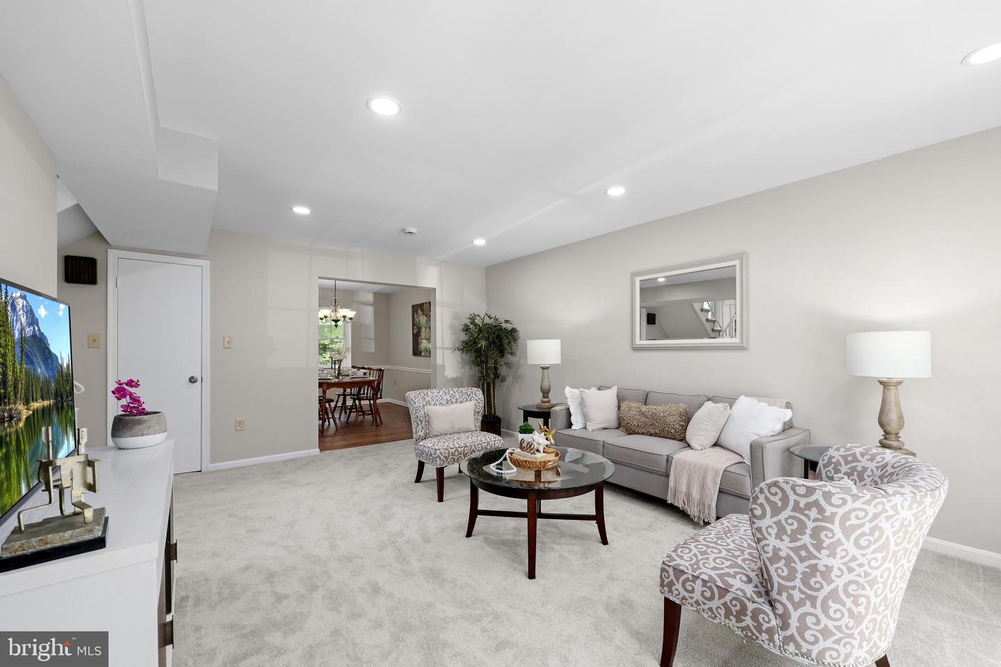 8070 SLEEPY VIEW LN, SPRINGFIELD, Virginia 22153, 4 Bedrooms Bedrooms, ,2 BathroomsBathrooms,Residential,For sale,8070 SLEEPY VIEW LN,VAFX2250020 MLS # VAFX2250020