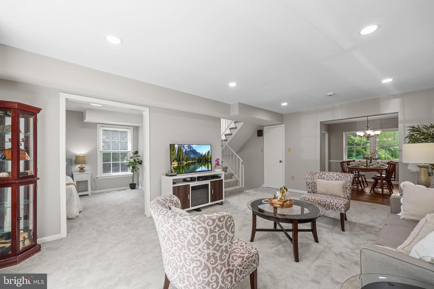 8070 SLEEPY VIEW LN, SPRINGFIELD, Virginia 22153, 4 Bedrooms Bedrooms, ,2 BathroomsBathrooms,Residential,For sale,8070 SLEEPY VIEW LN,VAFX2250020 MLS # VAFX2250020