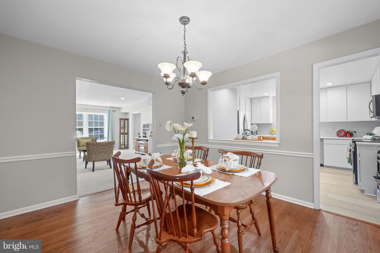 8070 SLEEPY VIEW LN, SPRINGFIELD, Virginia 22153, 4 Bedrooms Bedrooms, ,2 BathroomsBathrooms,Residential,For sale,8070 SLEEPY VIEW LN,VAFX2250020 MLS # VAFX2250020