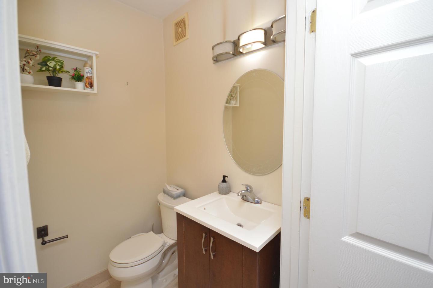8173 HALLEY CT, LORTON, Virginia 22079, 2 Bedrooms Bedrooms, ,2 BathroomsBathrooms,Residential,For sale,8173 HALLEY CT,VAFX2255216 MLS # VAFX2255216