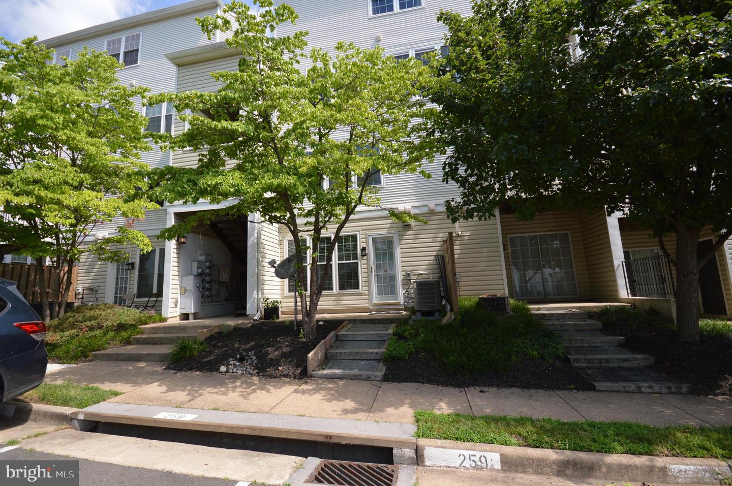 8173 HALLEY CT, LORTON, Virginia 22079, 2 Bedrooms Bedrooms, ,2 BathroomsBathrooms,Residential,For sale,8173 HALLEY CT,VAFX2255216 MLS # VAFX2255216