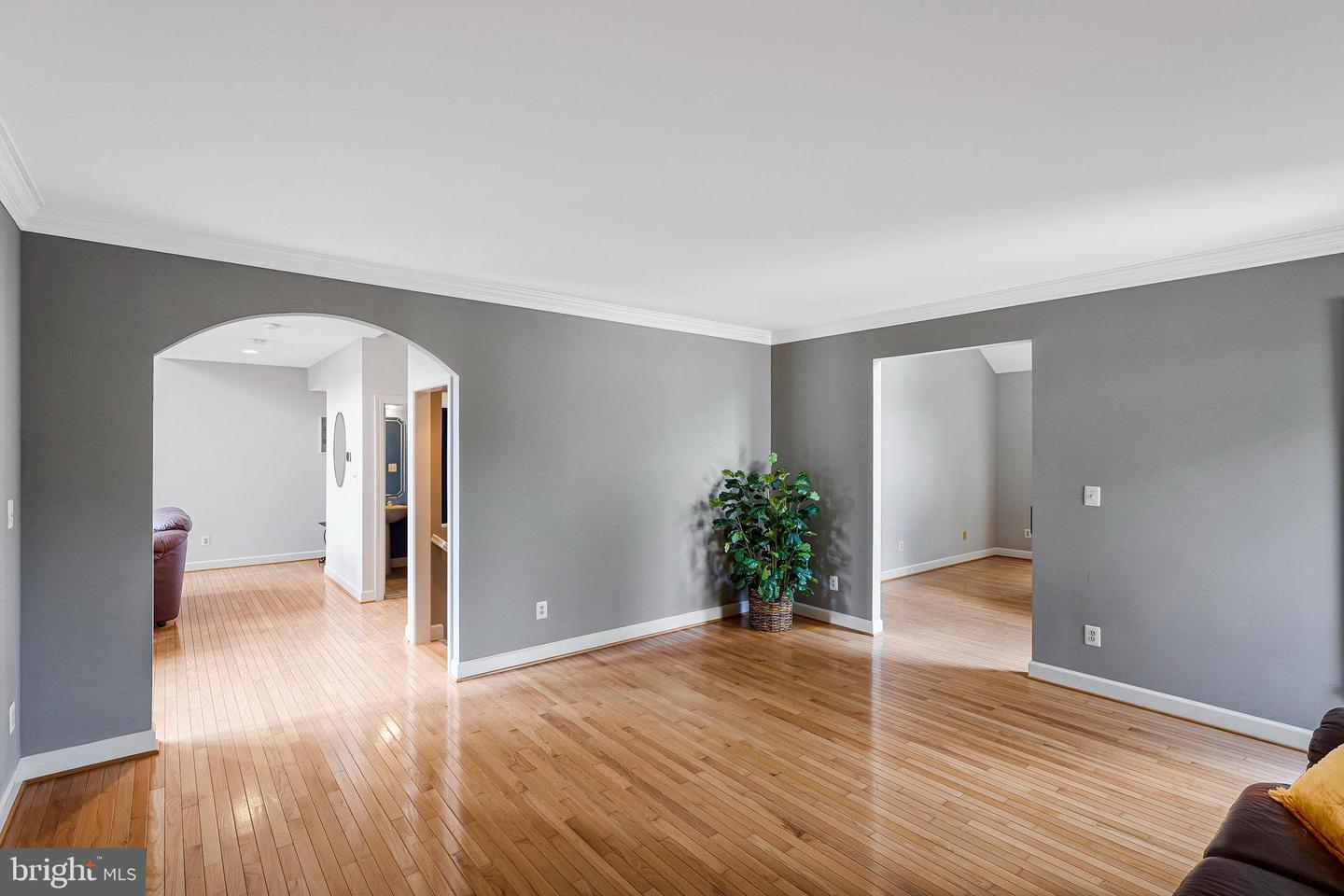 8818 JARRETT VALLEY DR, VIENNA, Virginia 22182, 5 Bedrooms Bedrooms, ,4 BathroomsBathrooms,Residential,For sale,8818 JARRETT VALLEY DR,VAFX2260080 MLS # VAFX2260080