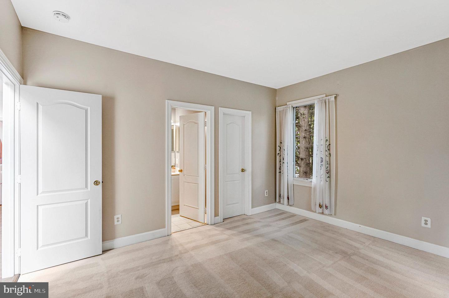 8818 JARRETT VALLEY DR, VIENNA, Virginia 22182, 5 Bedrooms Bedrooms, ,4 BathroomsBathrooms,Residential,For sale,8818 JARRETT VALLEY DR,VAFX2260080 MLS # VAFX2260080