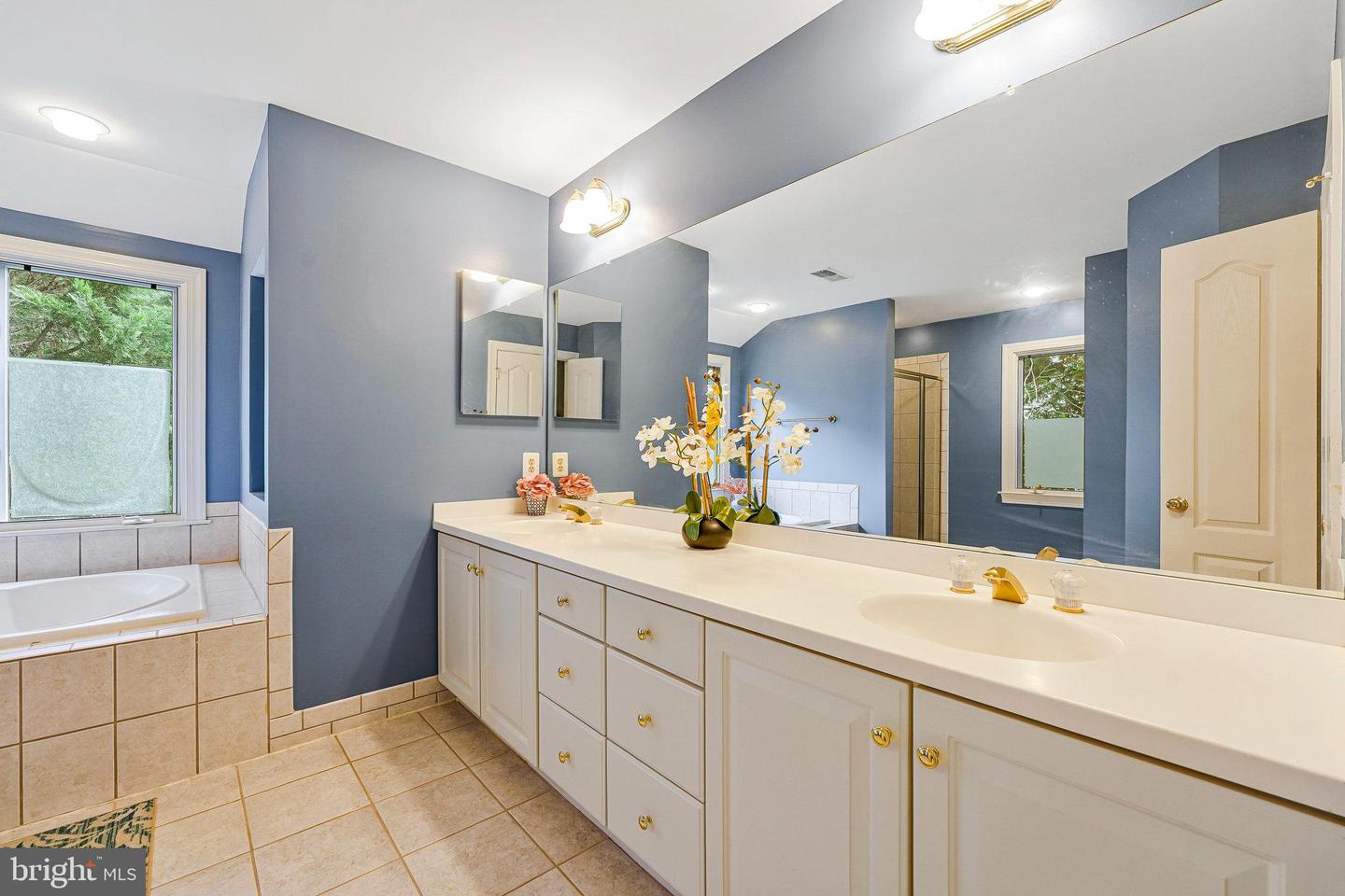 8818 JARRETT VALLEY DR, VIENNA, Virginia 22182, 5 Bedrooms Bedrooms, ,4 BathroomsBathrooms,Residential,For sale,8818 JARRETT VALLEY DR,VAFX2260080 MLS # VAFX2260080