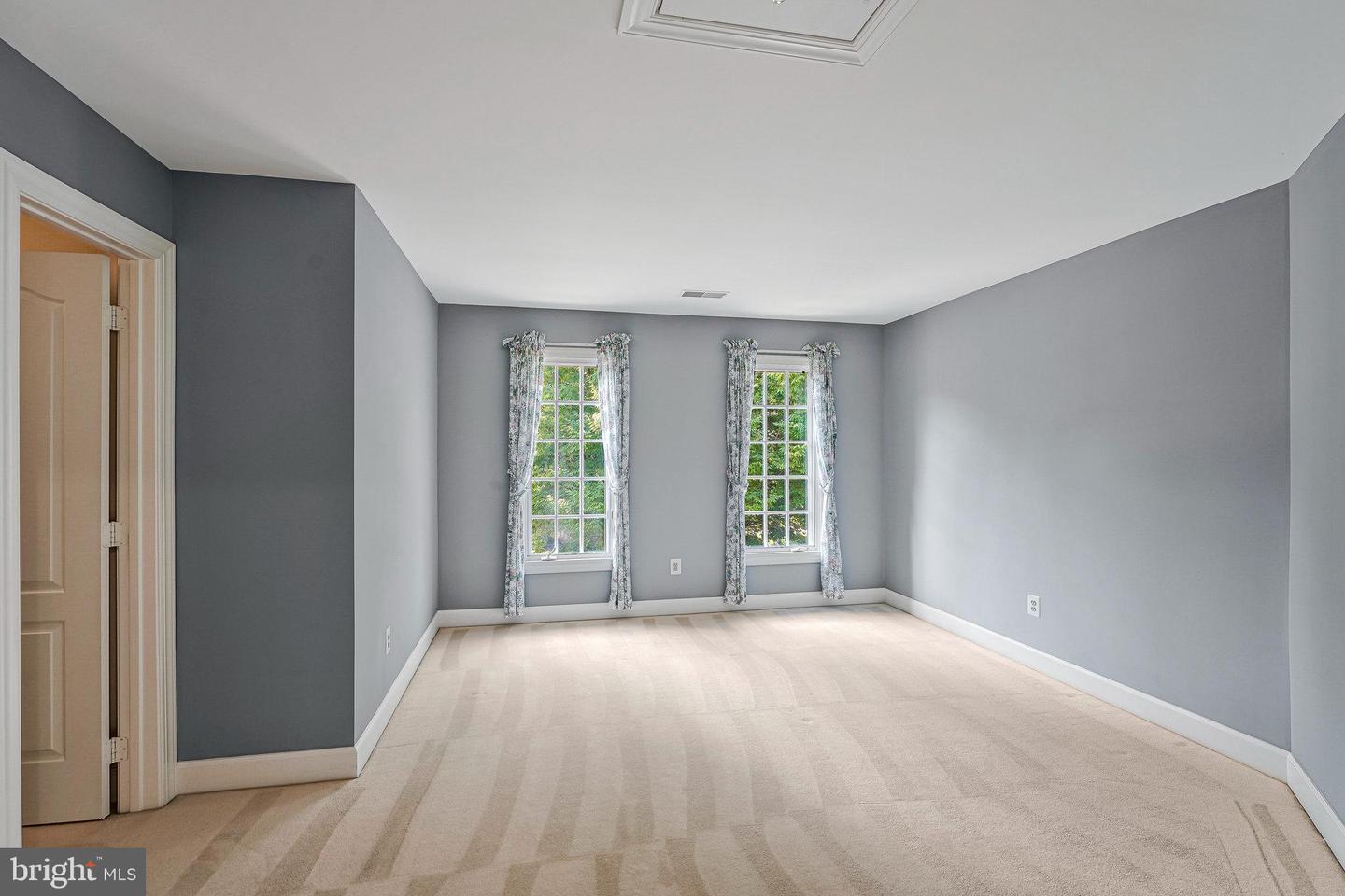 8818 JARRETT VALLEY DR, VIENNA, Virginia 22182, 5 Bedrooms Bedrooms, ,4 BathroomsBathrooms,Residential,For sale,8818 JARRETT VALLEY DR,VAFX2260080 MLS # VAFX2260080