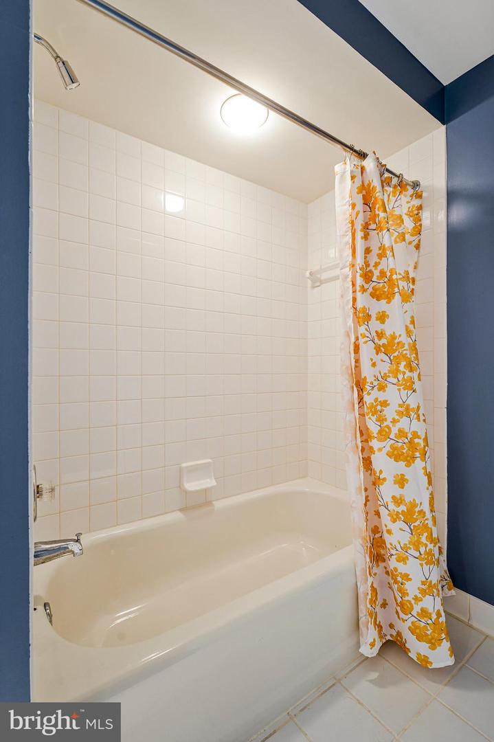 8818 JARRETT VALLEY DR, VIENNA, Virginia 22182, 5 Bedrooms Bedrooms, ,4 BathroomsBathrooms,Residential,For sale,8818 JARRETT VALLEY DR,VAFX2260080 MLS # VAFX2260080