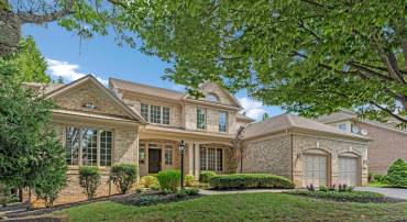 8818 JARRETT VALLEY DR, VIENNA, Virginia 22182, 5 Bedrooms Bedrooms, ,4 BathroomsBathrooms,Residential,For sale,8818 JARRETT VALLEY DR,VAFX2260080 MLS # VAFX2260080