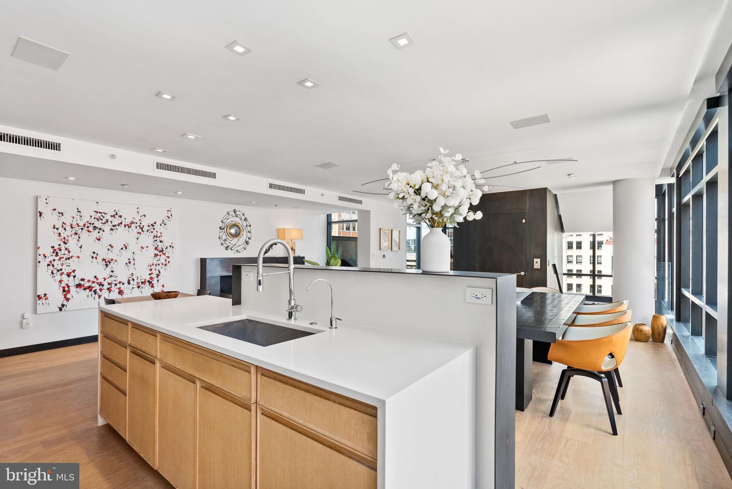 912 F ST NW #905, WASHINGTON, District Of Columbia 20004, 5 Bedrooms Bedrooms, ,4 BathroomsBathrooms,Residential,For sale,912 F ST NW #905,DCDC2215568 MLS # DCDC2215568