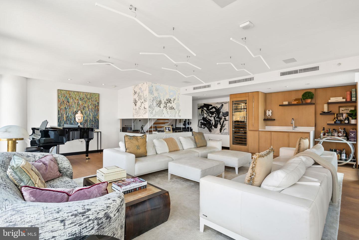 912 F ST NW #905, WASHINGTON, District Of Columbia 20004, 5 Bedrooms Bedrooms, ,4 BathroomsBathrooms,Residential,For sale,912 F ST NW #905,DCDC2215568 MLS # DCDC2215568