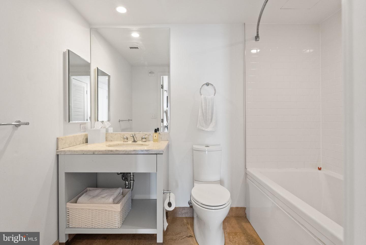 912 F ST NW #905, WASHINGTON, District Of Columbia 20004, 5 Bedrooms Bedrooms, ,4 BathroomsBathrooms,Residential,For sale,912 F ST NW #905,DCDC2215568 MLS # DCDC2215568