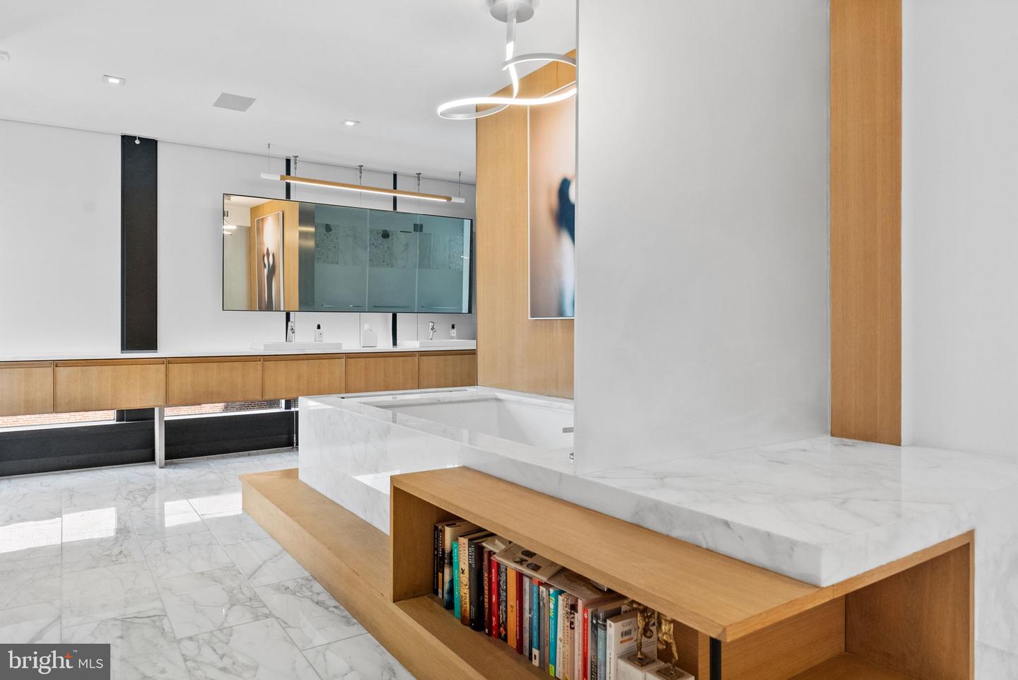 912 F ST NW #905, WASHINGTON, District Of Columbia 20004, 5 Bedrooms Bedrooms, ,4 BathroomsBathrooms,Residential,For sale,912 F ST NW #905,DCDC2215568 MLS # DCDC2215568