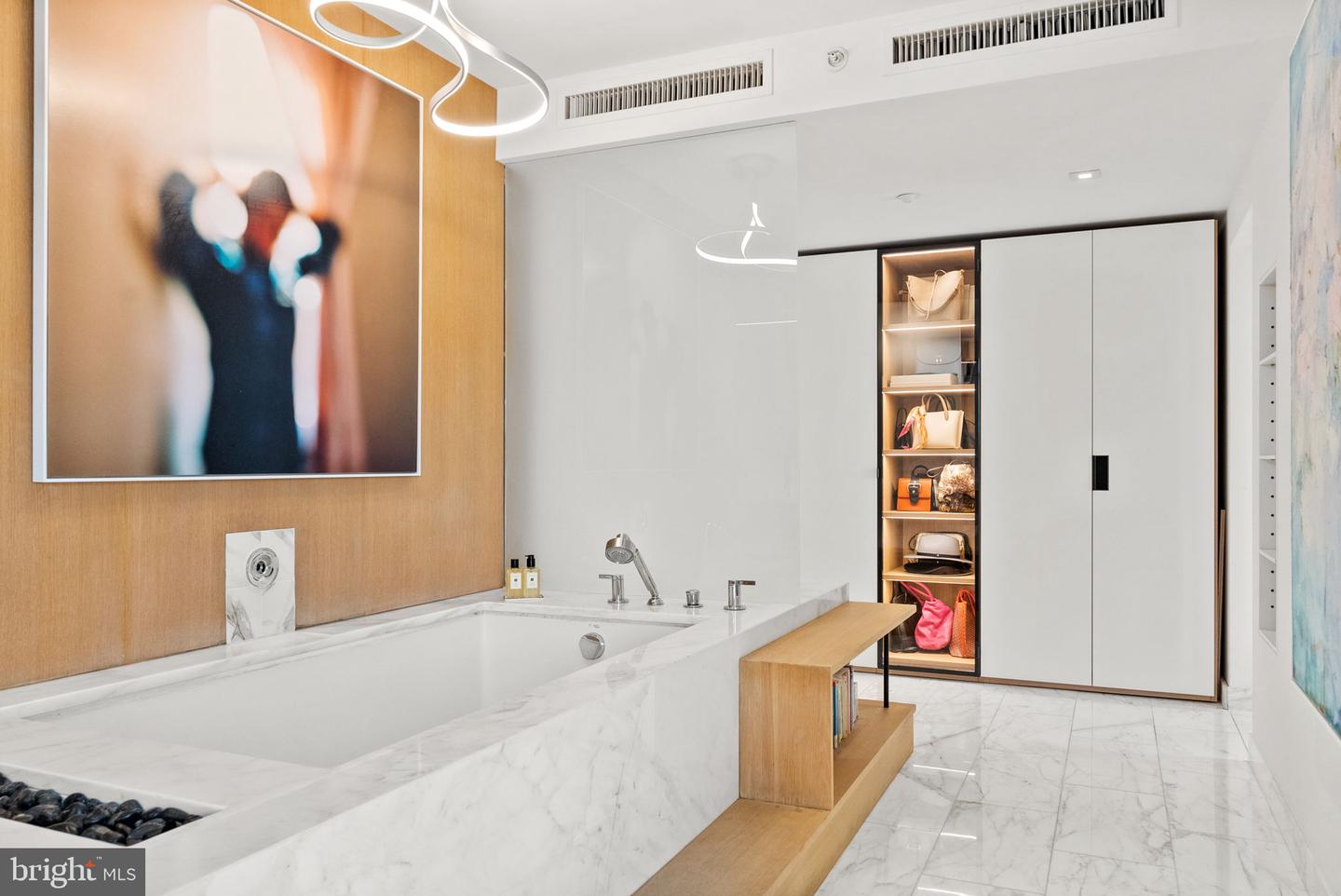912 F ST NW #905, WASHINGTON, District Of Columbia 20004, 5 Bedrooms Bedrooms, ,4 BathroomsBathrooms,Residential,For sale,912 F ST NW #905,DCDC2215568 MLS # DCDC2215568