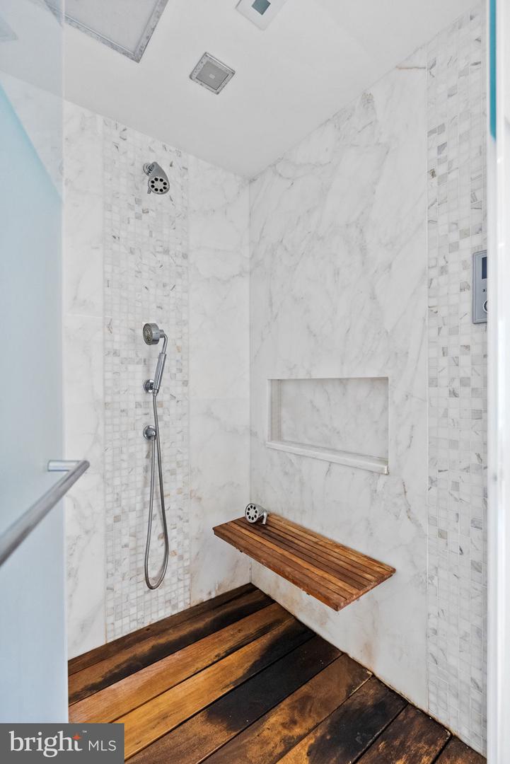 912 F ST NW #905, WASHINGTON, District Of Columbia 20004, 5 Bedrooms Bedrooms, ,4 BathroomsBathrooms,Residential,For sale,912 F ST NW #905,DCDC2215568 MLS # DCDC2215568