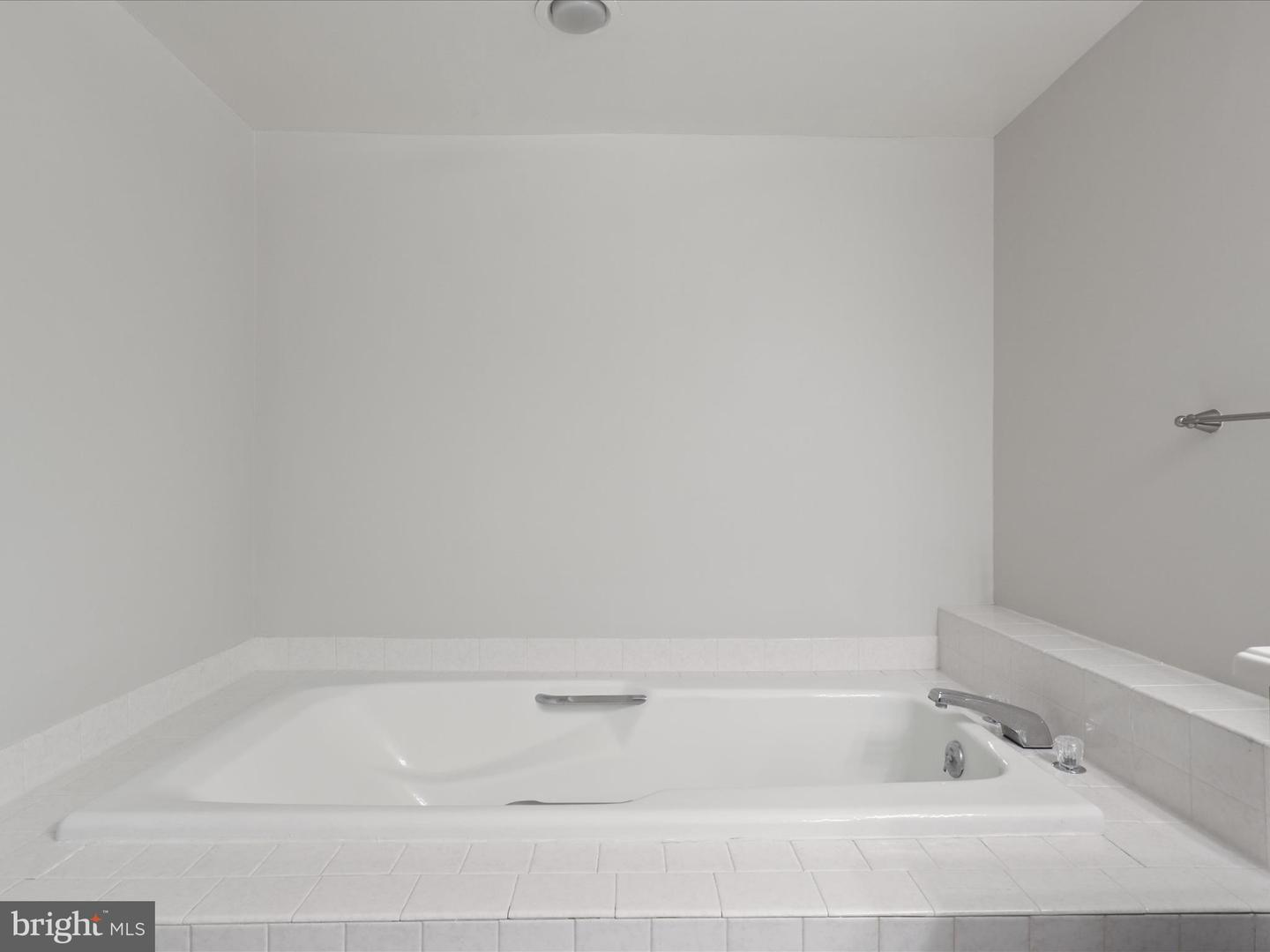 5505 SEMINARY RD #505N, FALLS CHURCH, Virginia 22041, 3 Bedrooms Bedrooms, ,2 BathroomsBathrooms,Residential,For sale,5505 SEMINARY RD #505N,VAFX2261902 MLS # VAFX2261902