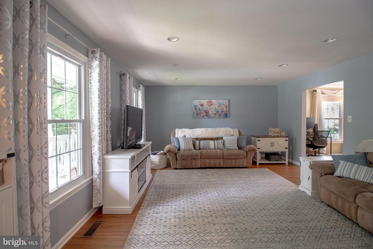 10329 ZION DR, FAIRFAX, Virginia 22032, 4 Bedrooms Bedrooms, 7 Rooms Rooms,2 BathroomsBathrooms,Residential,For sale,10329 ZION DR,VAFX2261240 MLS # VAFX2261240