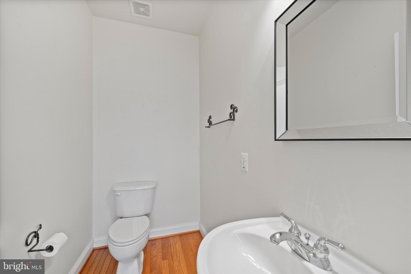 293 ARIEL DR NE, LEESBURG, Virginia 20176, 4 Bedrooms Bedrooms, ,3 BathroomsBathrooms,Residential,For sale,293 ARIEL DR NE,VALO2104542 MLS # VALO2104542