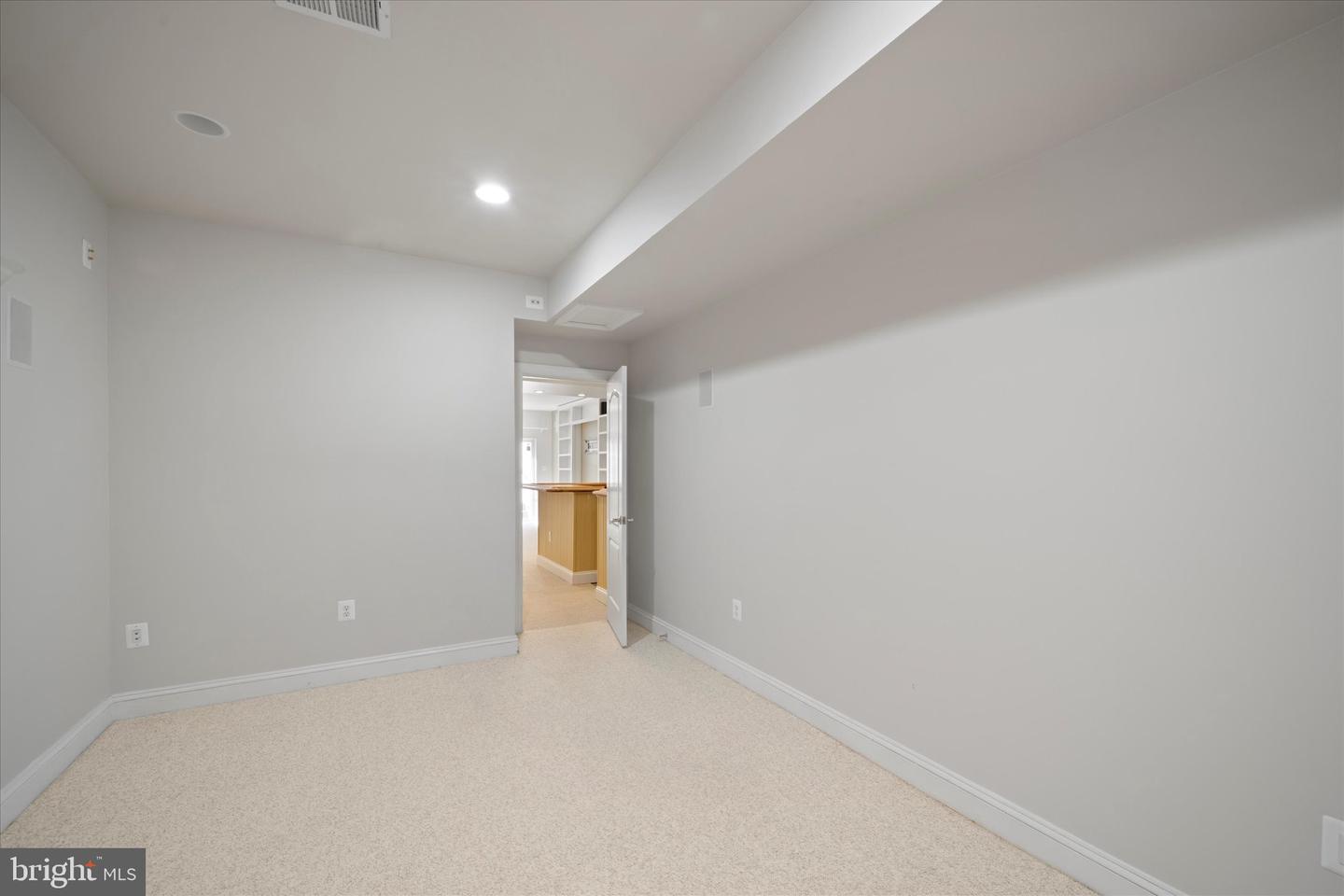 293 ARIEL DR NE, LEESBURG, Virginia 20176, 4 Bedrooms Bedrooms, ,3 BathroomsBathrooms,Residential,For sale,293 ARIEL DR NE,VALO2104542 MLS # VALO2104542
