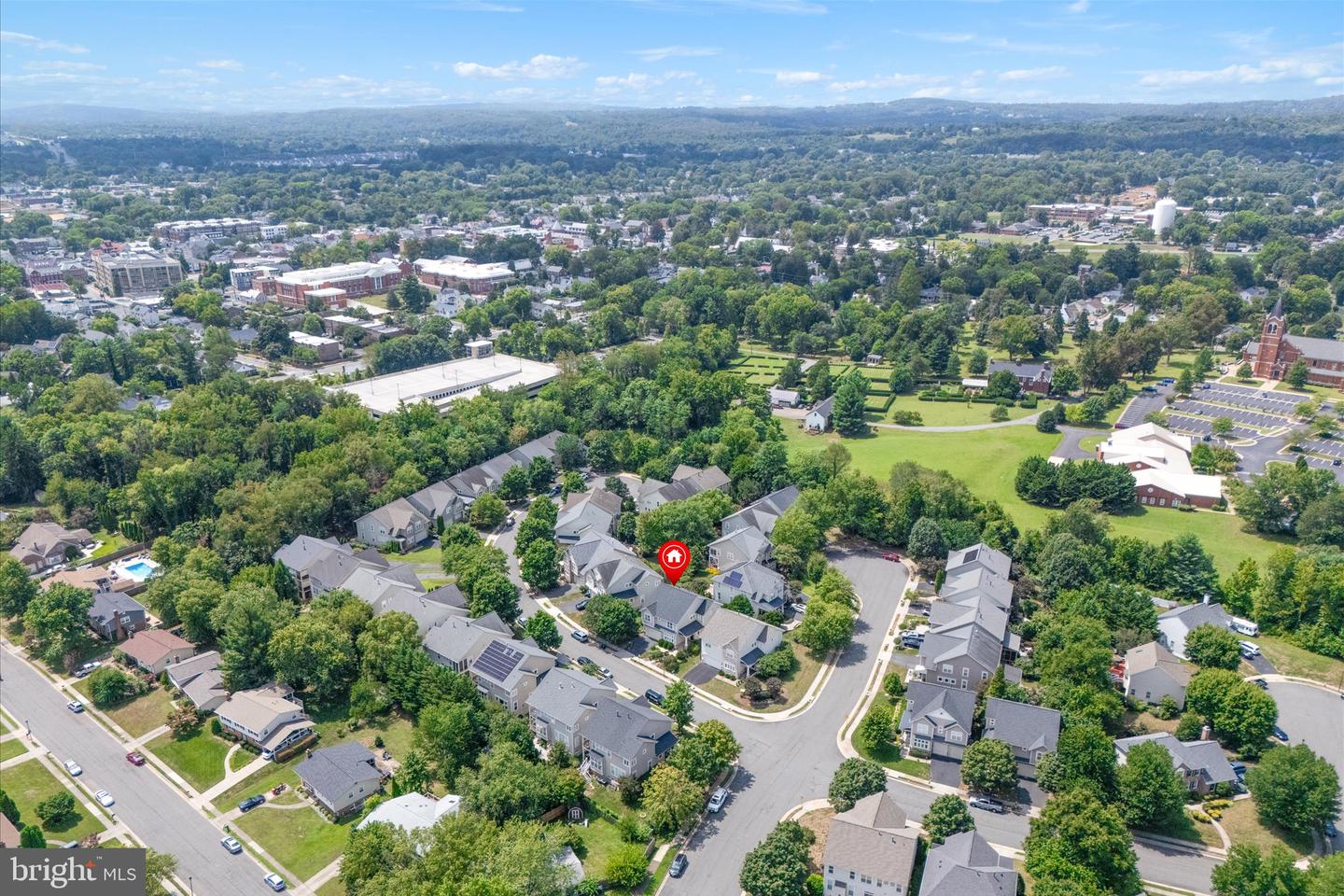 293 ARIEL DR NE, LEESBURG, Virginia 20176, 4 Bedrooms Bedrooms, ,3 BathroomsBathrooms,Residential,For sale,293 ARIEL DR NE,VALO2104542 MLS # VALO2104542