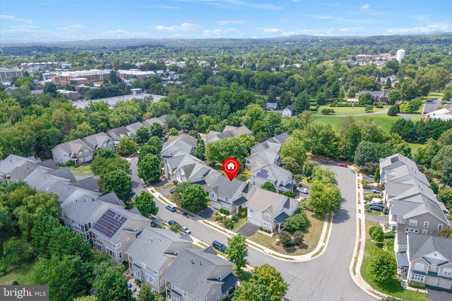 293 ARIEL DR NE, LEESBURG, Virginia 20176, 4 Bedrooms Bedrooms, ,3 BathroomsBathrooms,Residential,For sale,293 ARIEL DR NE,VALO2104542 MLS # VALO2104542
