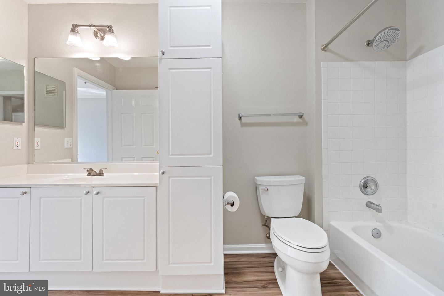 4501 SUPERIOR SQ #4501, FAIRFAX, Virginia 22033, 1 Bedroom Bedrooms, 3 Rooms Rooms,1 BathroomBathrooms,Residential,For sale,4501 SUPERIOR SQ #4501,VAFX2261276 MLS # VAFX2261276