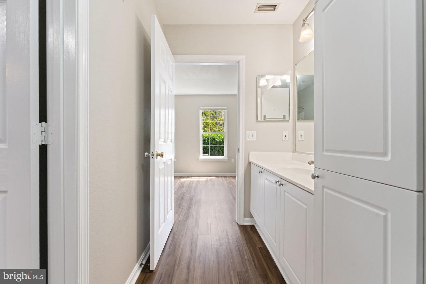 4501 SUPERIOR SQ #4501, FAIRFAX, Virginia 22033, 1 Bedroom Bedrooms, 3 Rooms Rooms,1 BathroomBathrooms,Residential,For sale,4501 SUPERIOR SQ #4501,VAFX2261276 MLS # VAFX2261276