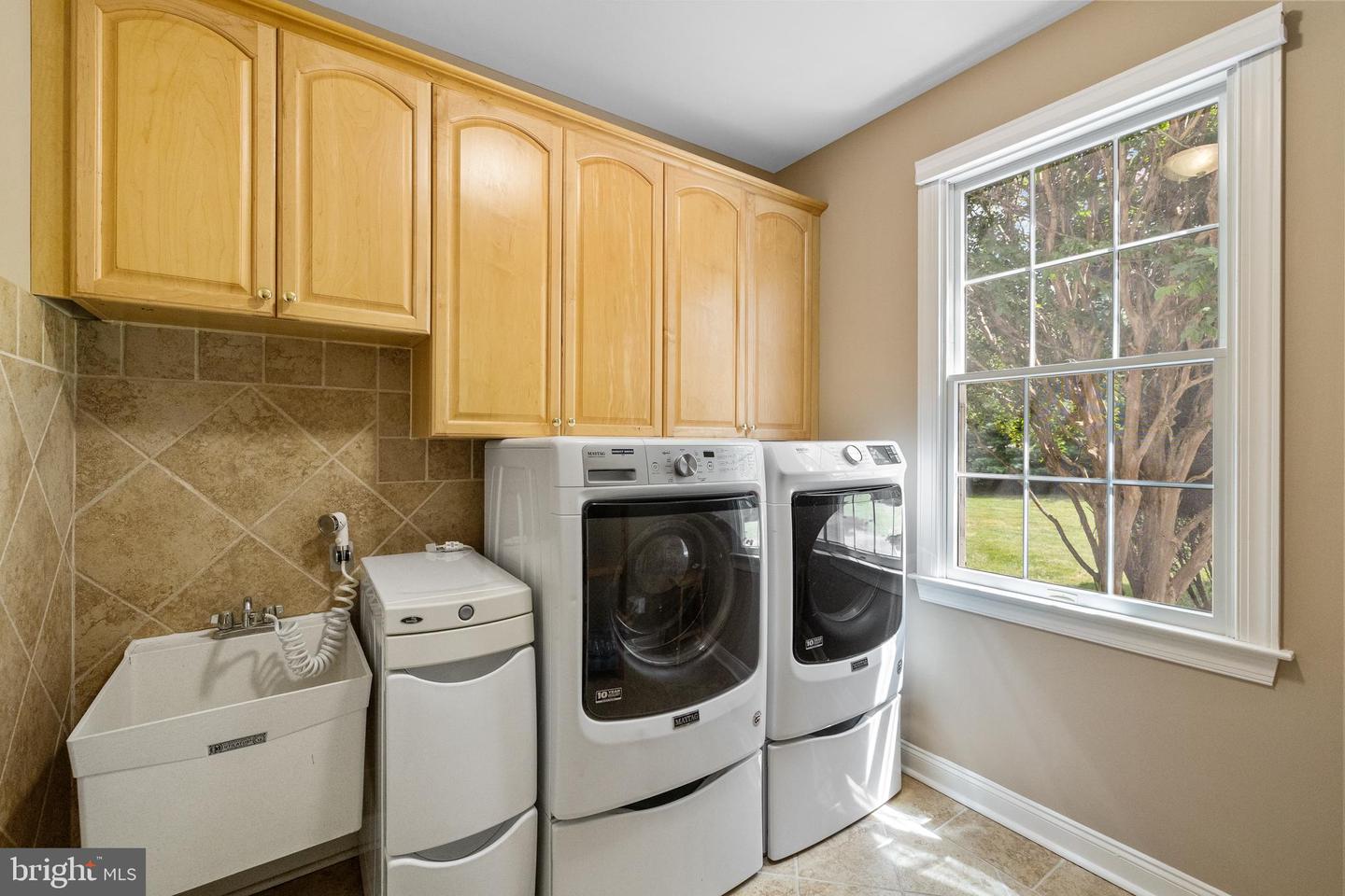 38344 MIDNIGHT SKY PL, HAMILTON, Virginia 20158, 4 Bedrooms Bedrooms, ,4 BathroomsBathrooms,Residential,For sale,38344 MIDNIGHT SKY PL,VALO2104548 MLS # VALO2104548
