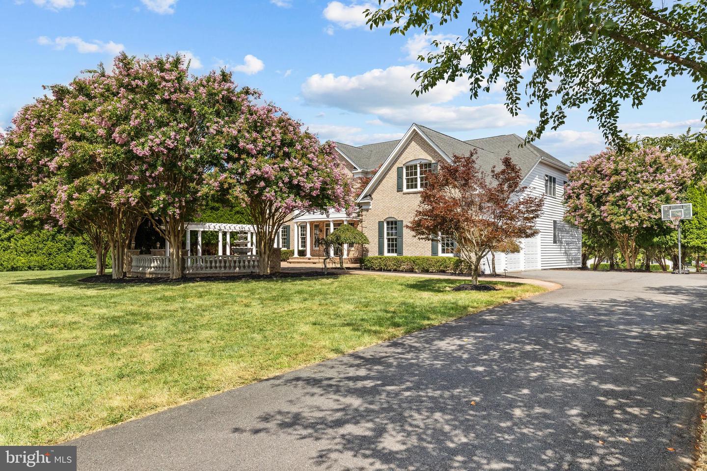 38344 MIDNIGHT SKY PL, HAMILTON, Virginia 20158, 4 Bedrooms Bedrooms, ,4 BathroomsBathrooms,Residential,For sale,38344 MIDNIGHT SKY PL,VALO2104548 MLS # VALO2104548