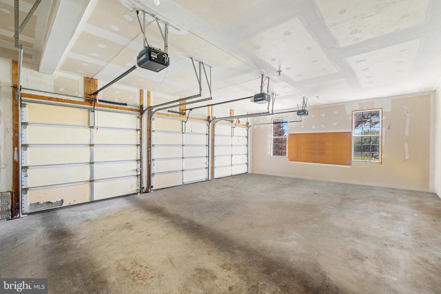 38344 MIDNIGHT SKY PL, HAMILTON, Virginia 20158, 4 Bedrooms Bedrooms, ,4 BathroomsBathrooms,Residential,For sale,38344 MIDNIGHT SKY PL,VALO2104548 MLS # VALO2104548