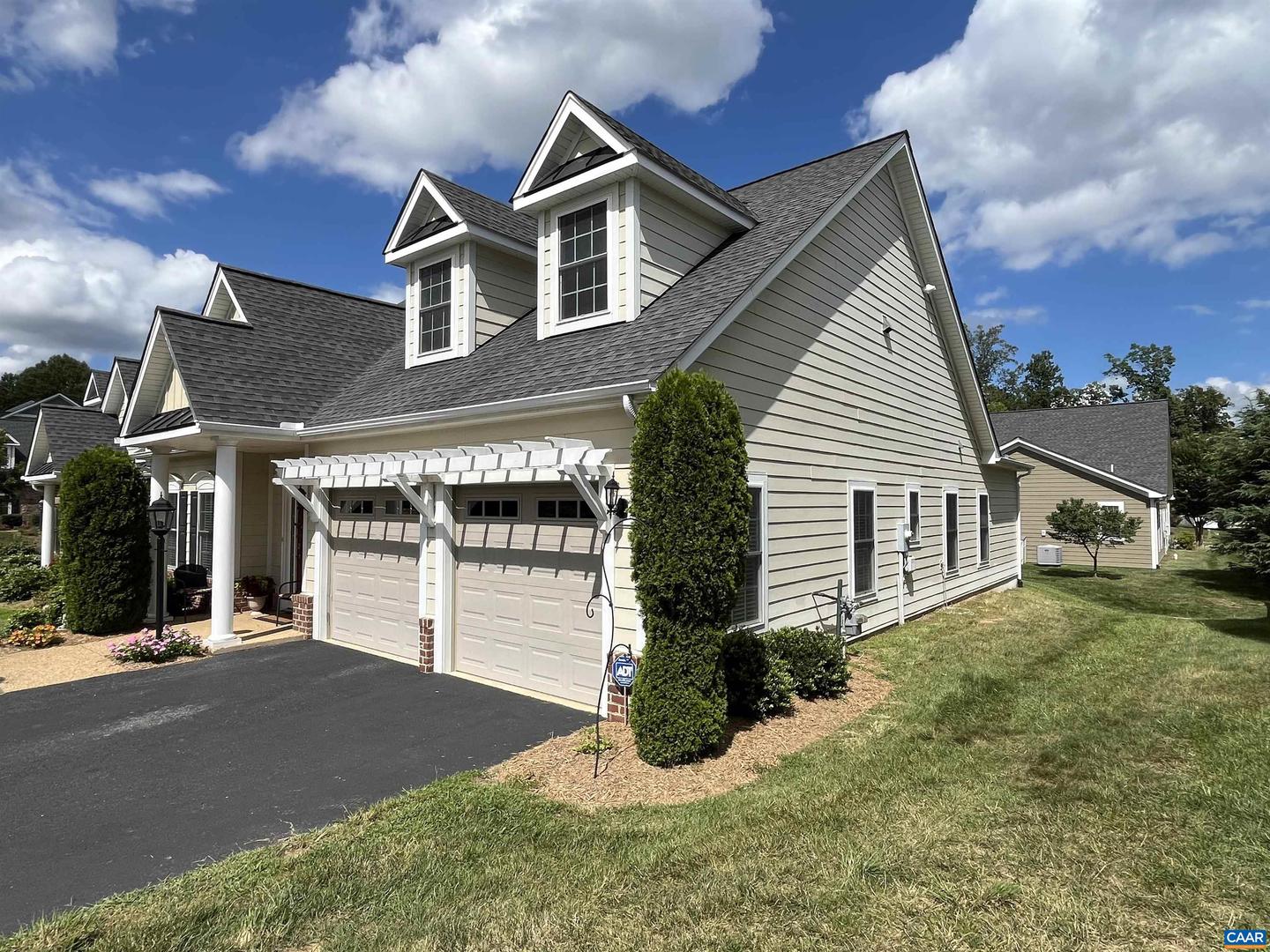 1620 SAWGRASS CT, CHARLOTTESVILLE, Virginia 22901, 2 Bedrooms Bedrooms, ,2 BathroomsBathrooms,Residential,For sale,1620 SAWGRASS CT,667908 MLS # 667908
