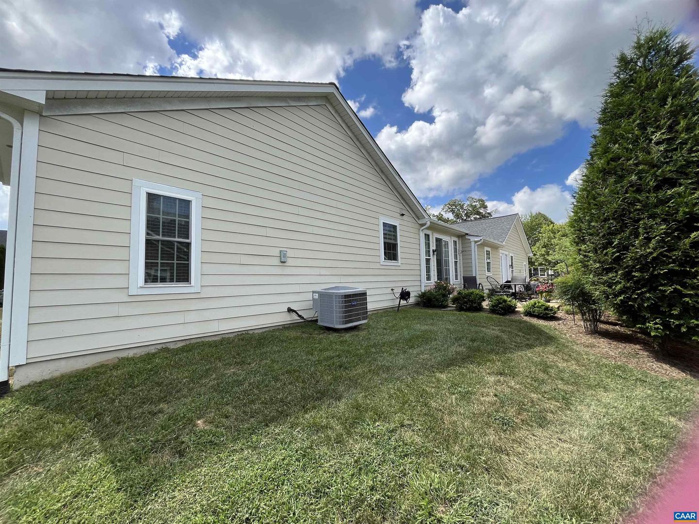 1620 SAWGRASS CT, CHARLOTTESVILLE, Virginia 22901, 2 Bedrooms Bedrooms, ,2 BathroomsBathrooms,Residential,For sale,1620 SAWGRASS CT,667908 MLS # 667908