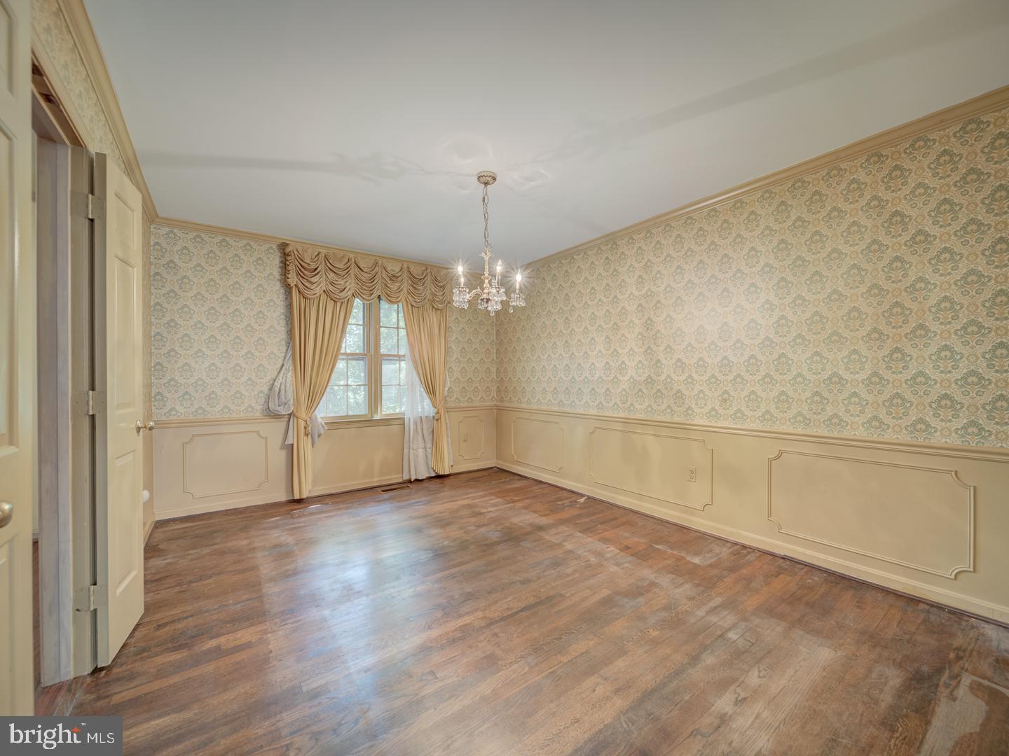 6607 MIDHILL PL, FALLS CHURCH, Virginia 22043, 3 Bedrooms Bedrooms, ,2 BathroomsBathrooms,Residential,For sale,6607 MIDHILL PL,VAFX2261888 MLS # VAFX2261888
