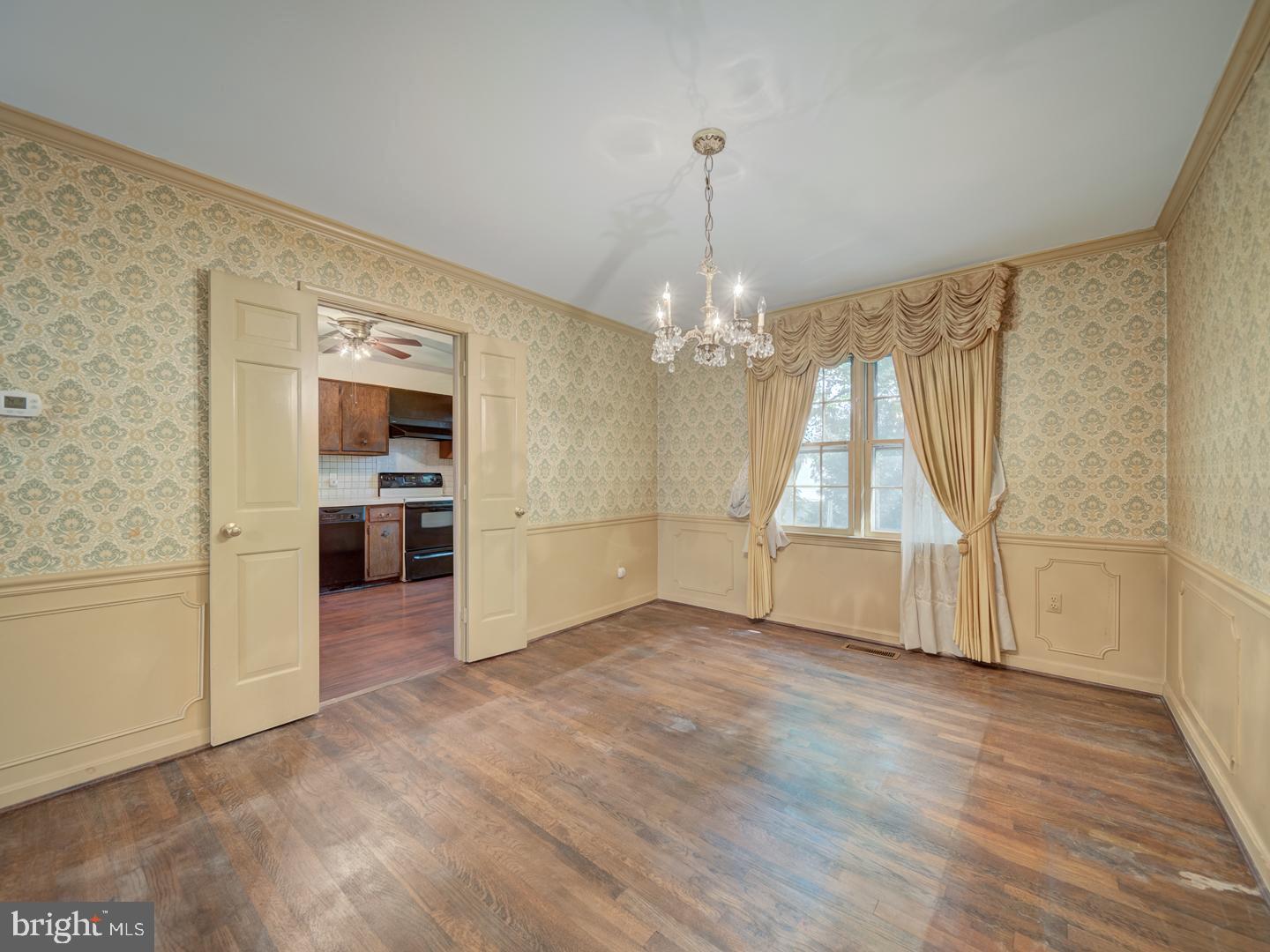 6607 MIDHILL PL, FALLS CHURCH, Virginia 22043, 3 Bedrooms Bedrooms, ,2 BathroomsBathrooms,Residential,For sale,6607 MIDHILL PL,VAFX2261888 MLS # VAFX2261888