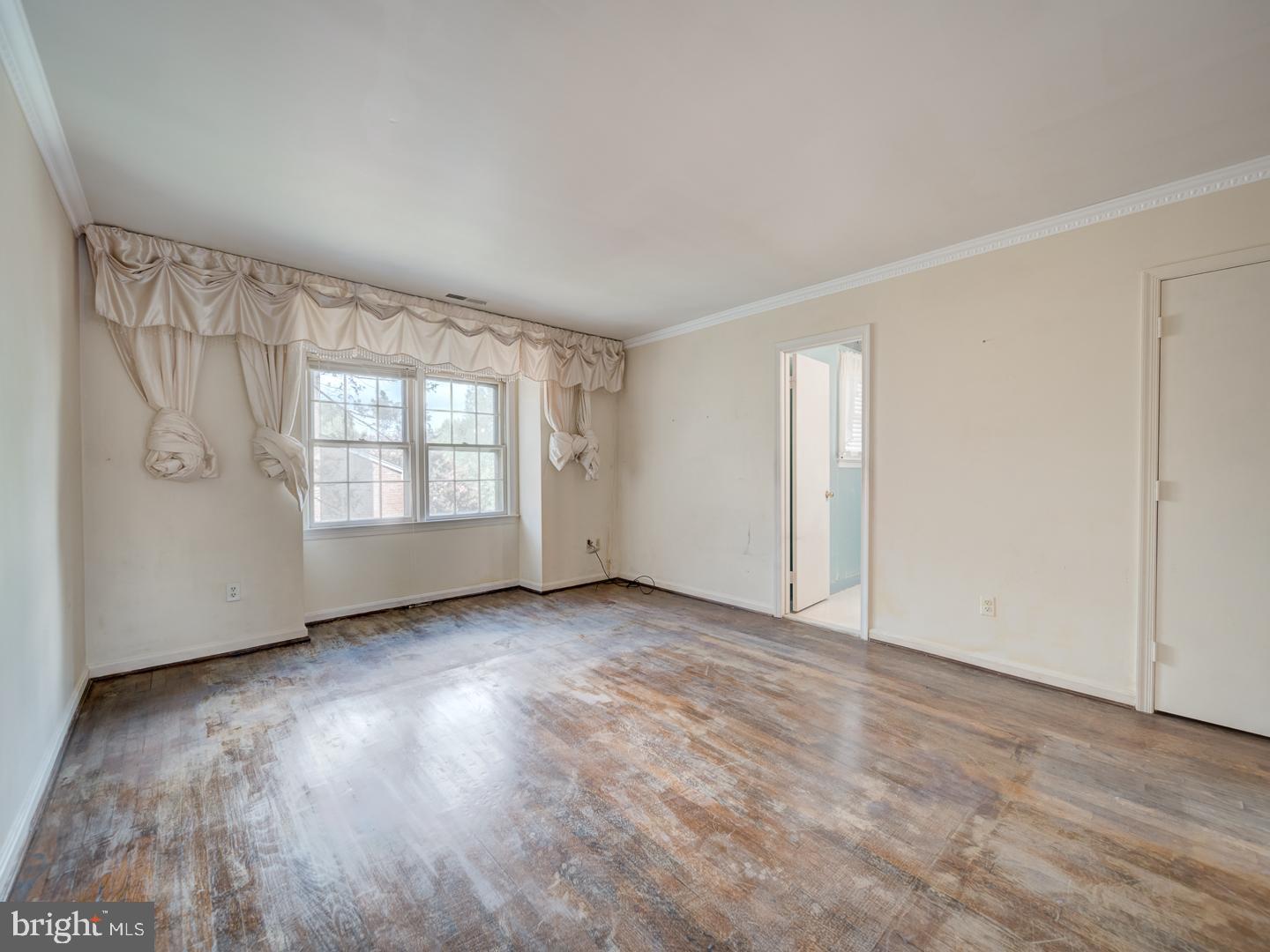6607 MIDHILL PL, FALLS CHURCH, Virginia 22043, 3 Bedrooms Bedrooms, ,2 BathroomsBathrooms,Residential,For sale,6607 MIDHILL PL,VAFX2261888 MLS # VAFX2261888