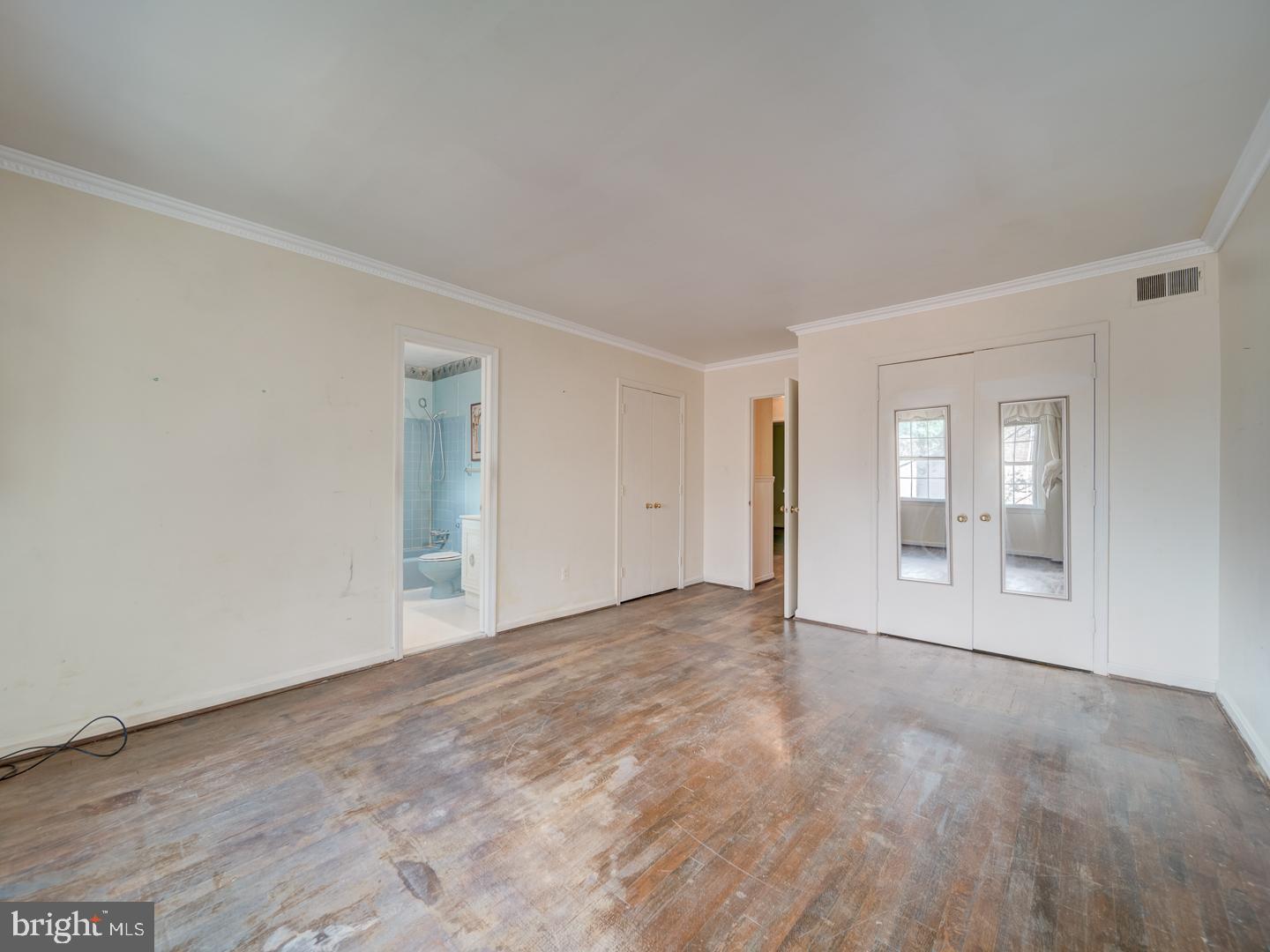 6607 MIDHILL PL, FALLS CHURCH, Virginia 22043, 3 Bedrooms Bedrooms, ,2 BathroomsBathrooms,Residential,For sale,6607 MIDHILL PL,VAFX2261888 MLS # VAFX2261888