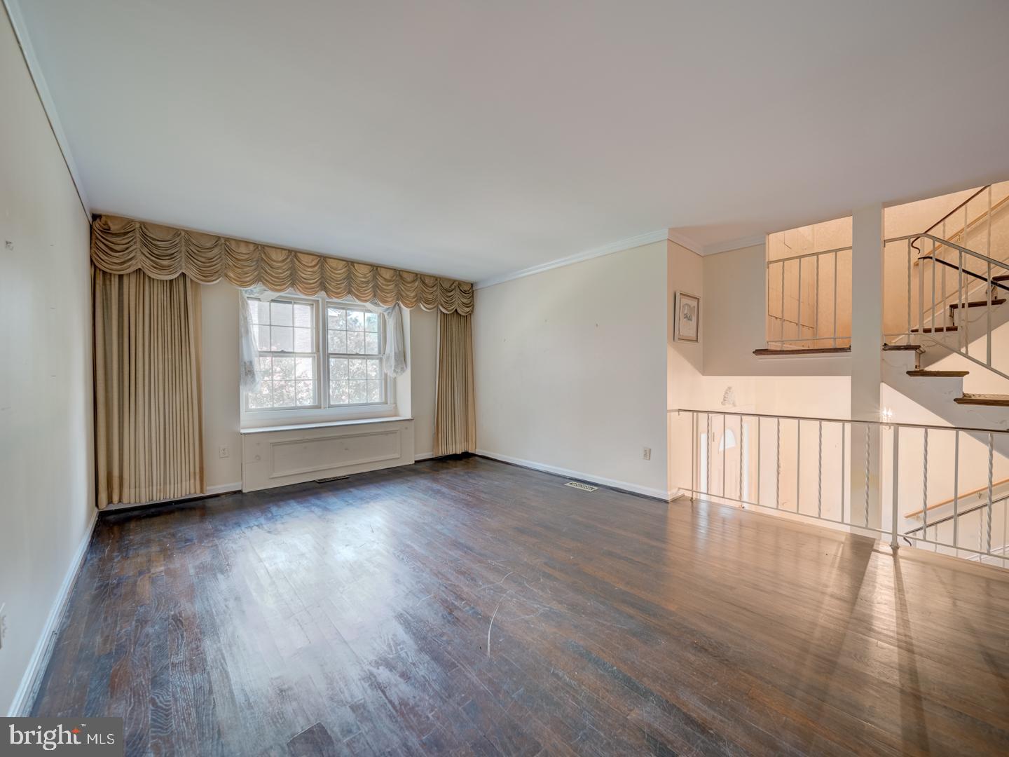 6607 MIDHILL PL, FALLS CHURCH, Virginia 22043, 3 Bedrooms Bedrooms, ,2 BathroomsBathrooms,Residential,For sale,6607 MIDHILL PL,VAFX2261888 MLS # VAFX2261888