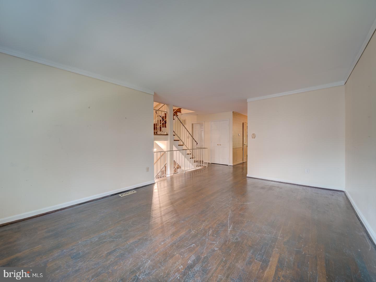 6607 MIDHILL PL, FALLS CHURCH, Virginia 22043, 3 Bedrooms Bedrooms, ,2 BathroomsBathrooms,Residential,For sale,6607 MIDHILL PL,VAFX2261888 MLS # VAFX2261888